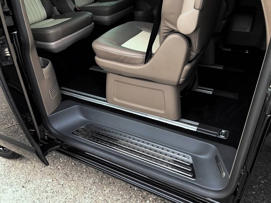 VW Multivan T5 powered by Porsche 911 Turbo engine 16 573HP VW Transporter With Porsche 911 Turbo Engine Is VW Group Synergy At Its Best