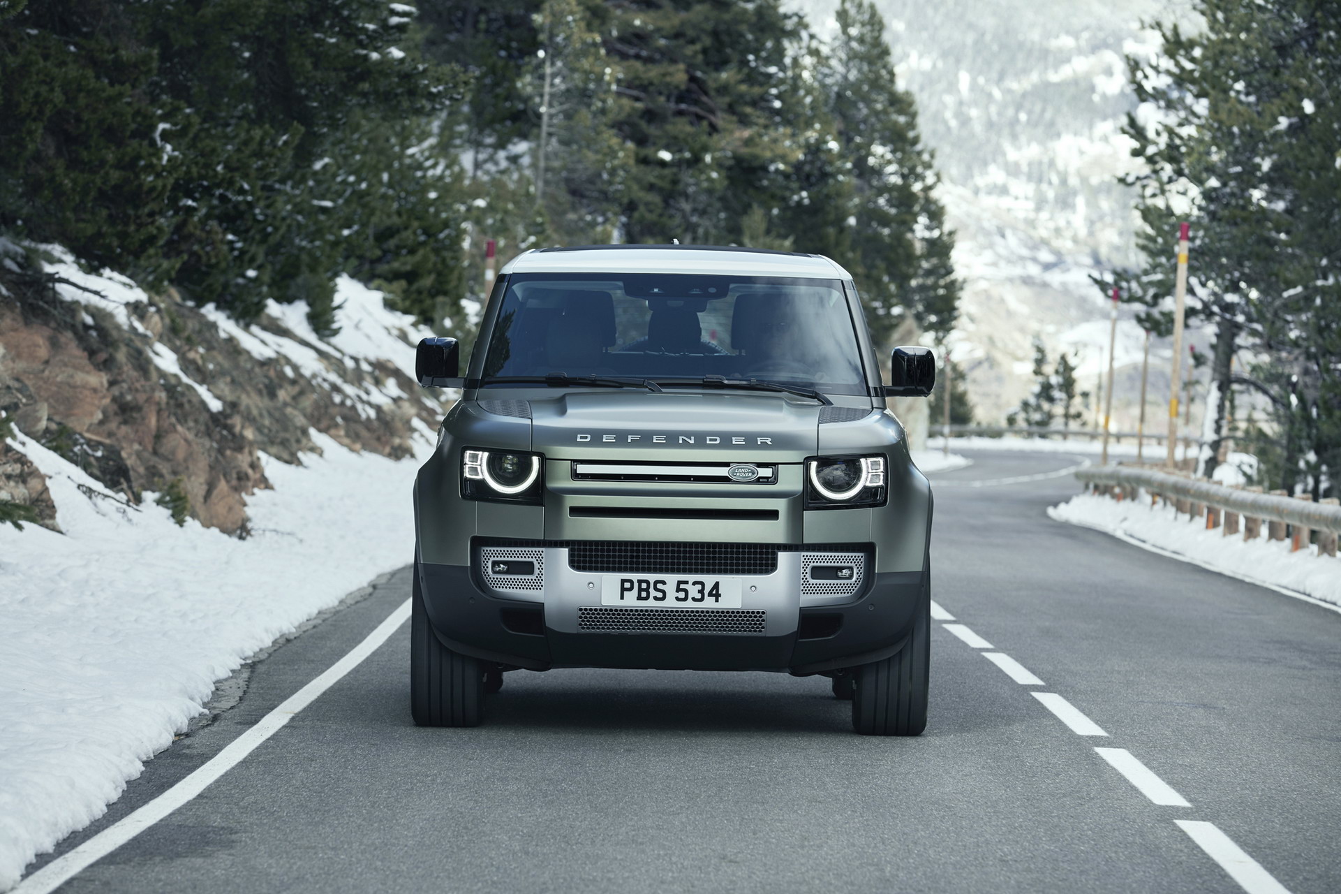 2020 Land Rover Defender Reborn As A Modern 4×4 With Advanced Tech