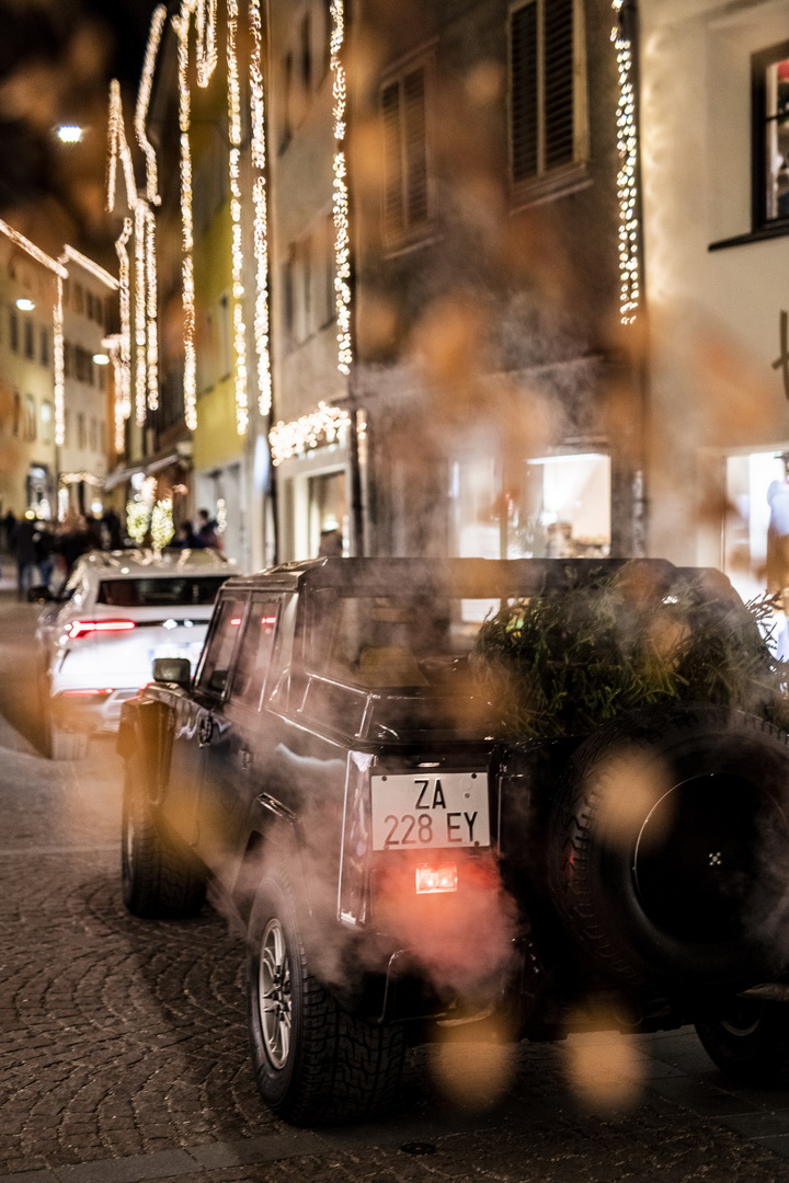 lamborghini urus lm002 46 Lamborghini Urus Convoy Embarks On Special Journey, LM002 Leads The Pack