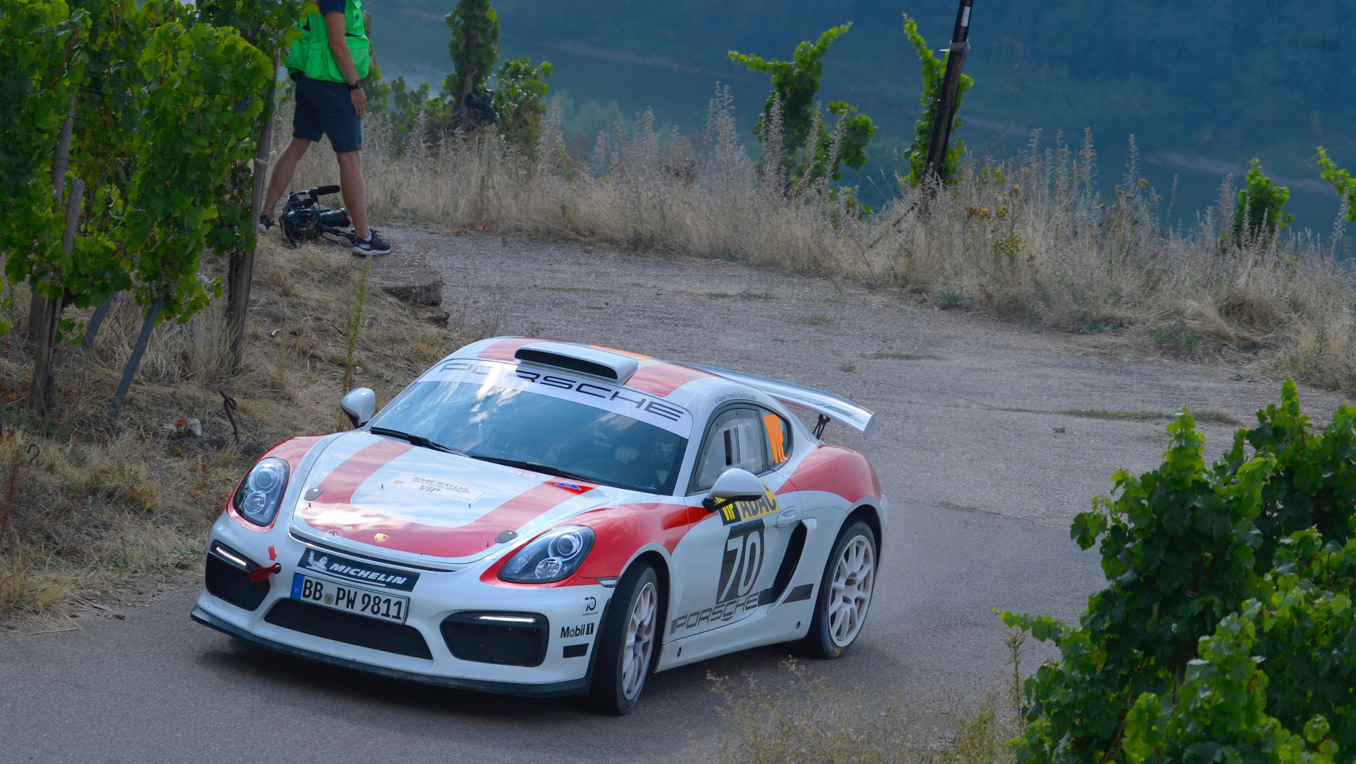 2018 porsche cayman gt4 rallye concept 1 Porsche Needs To Get 100 Orders To Build The Cayman GT4 Rally Car