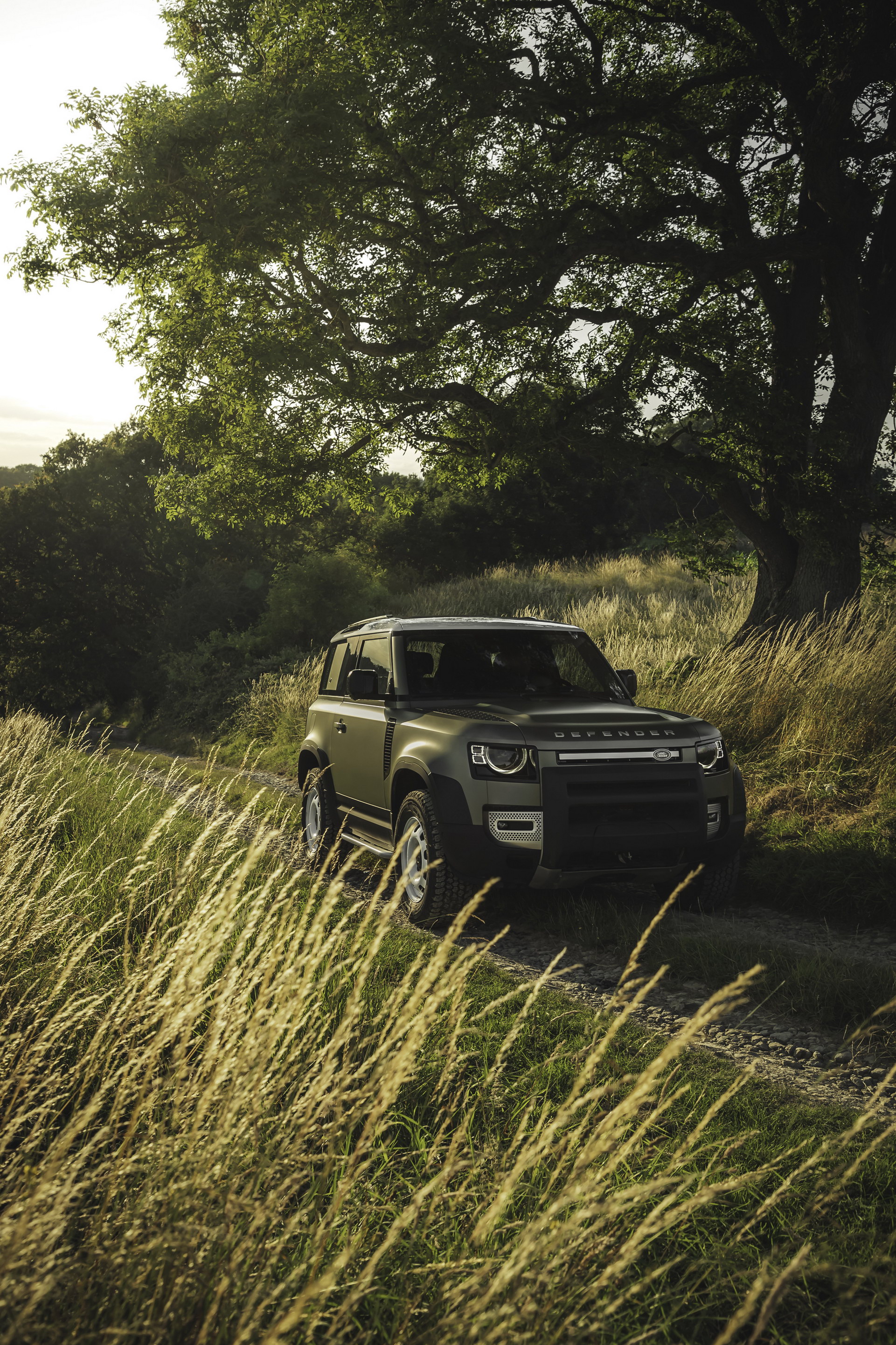 2020 Land Rover Defender Reborn As A Modern 4×4 With Advanced Tech