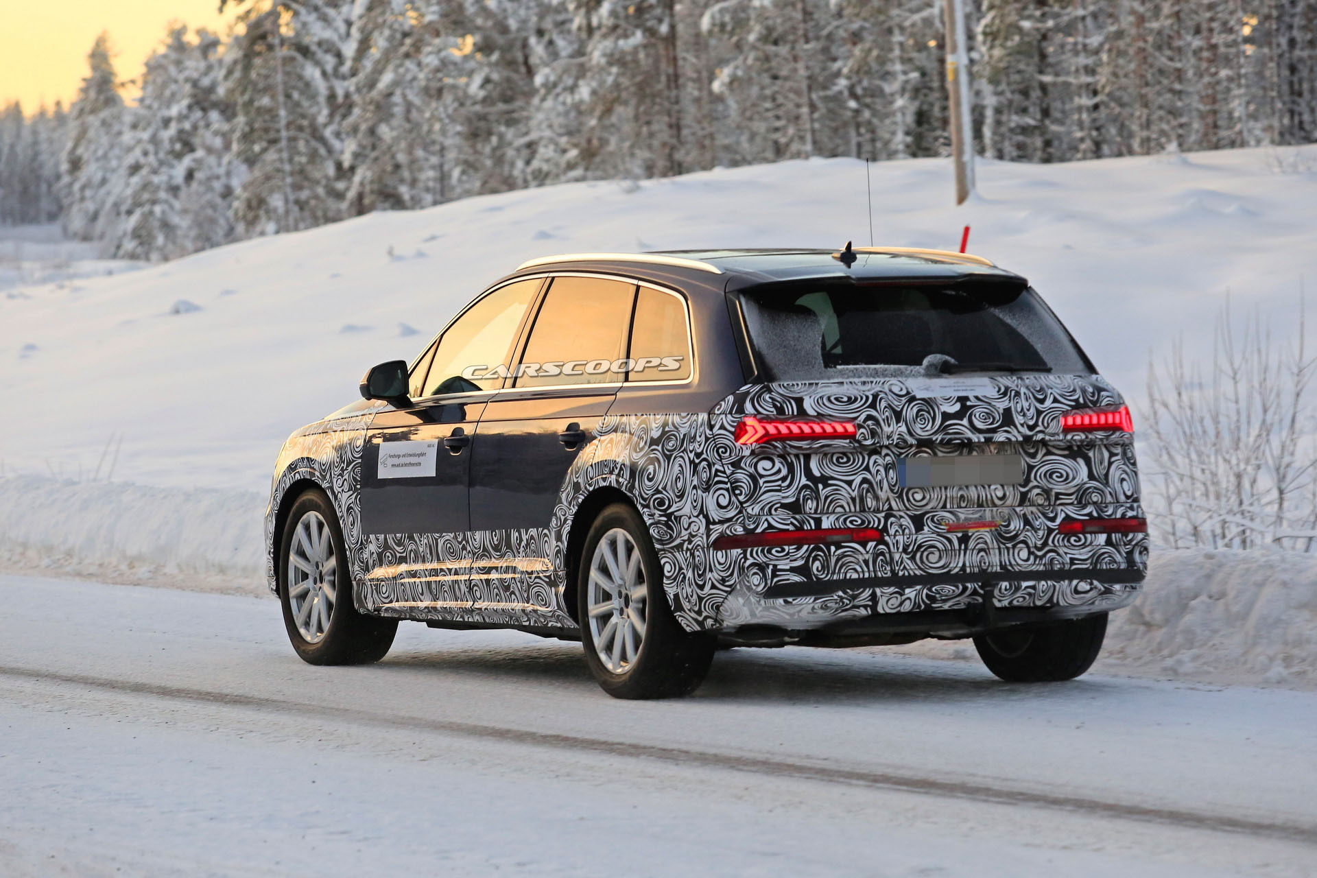 2020-Audi-Q7-SQ7-Facelift-08 2020 Audi Q7 Facelift Spotted Testing On Cold-Weather Conditions
