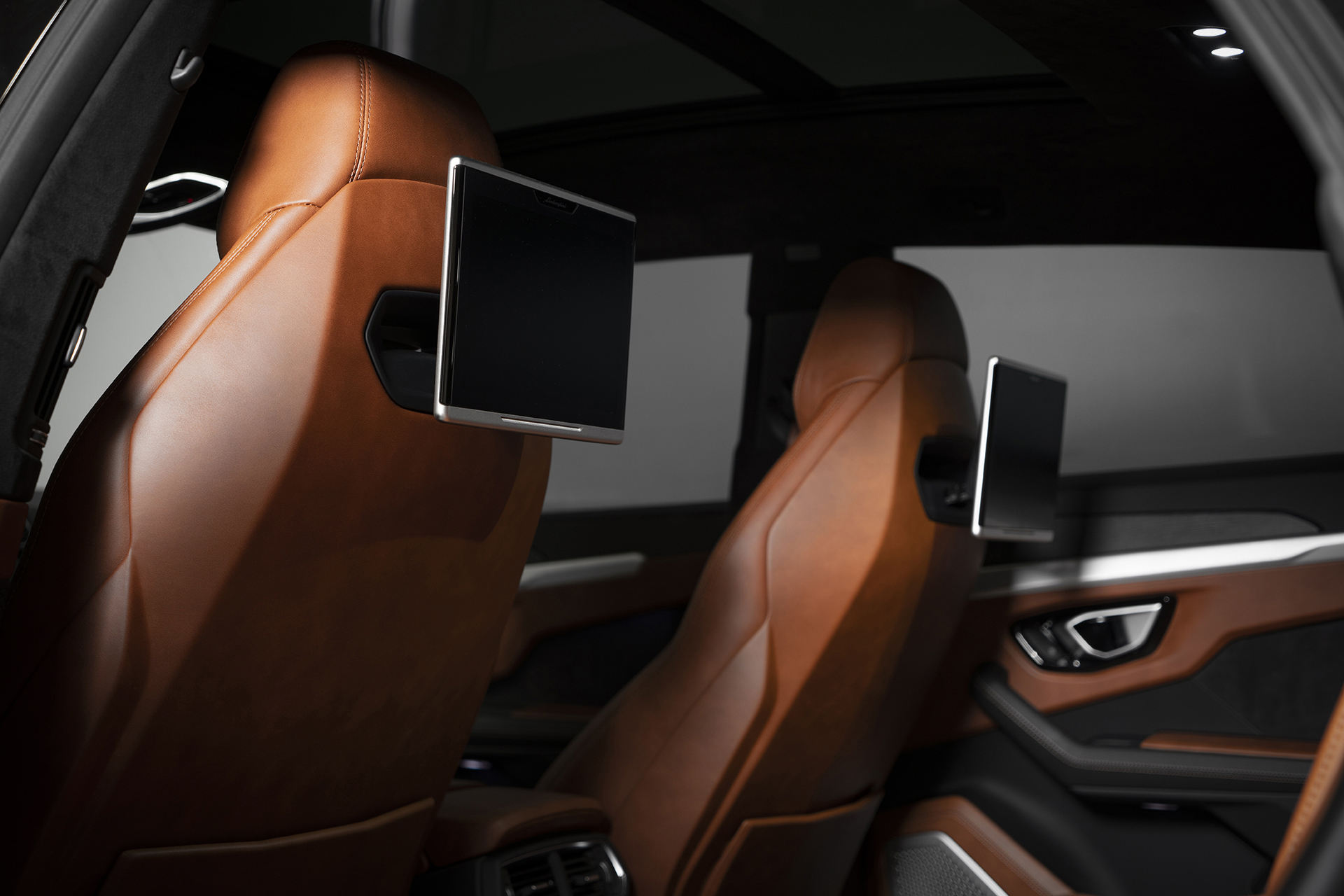 lamborghini urus forgiato wheels 11 There’s No Such Thing As Too Large Wheels For Lamborghini Urus And Rolls-Royce Cullinan