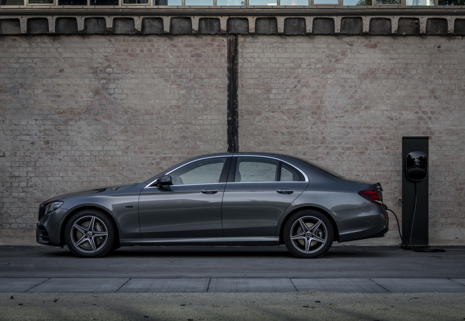 2019 mercedes-benz e300e 5 New Mercedes E300e Plugs Into The UK Market With £47,450 Starting Price