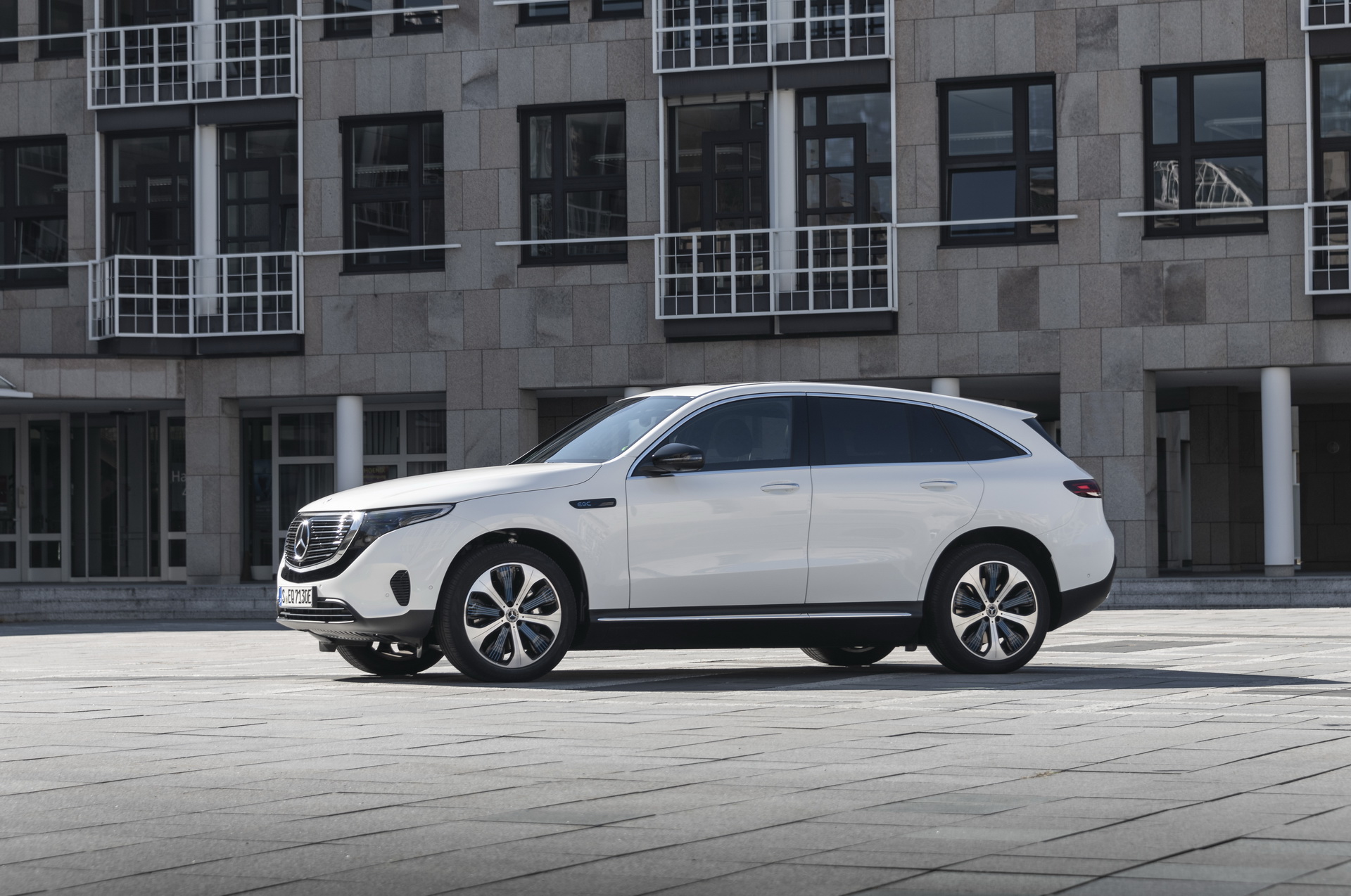 Mercedes-EQC-02 Daimler To Purchase $23 Billion Worth Of Battery Cells By 2030