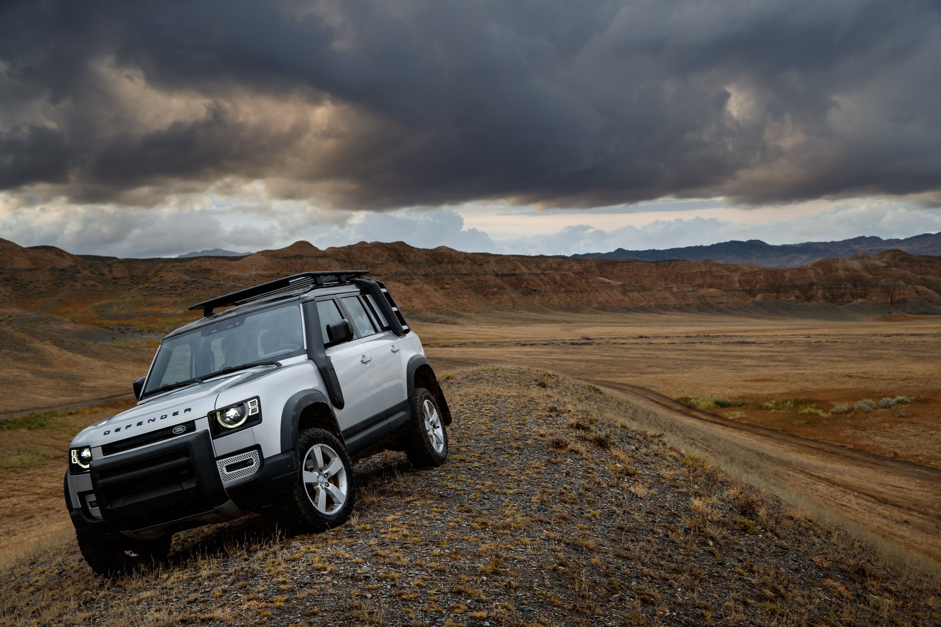 2020 Land Rover Defender Reborn As A Modern 4×4 With Advanced Tech