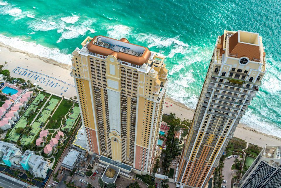 Mansions at Acqualina condo complex Buy $38 Million Miami Penthouse, Get Rolls-Royce Cullinan And Lambo Aventador S “For Free”