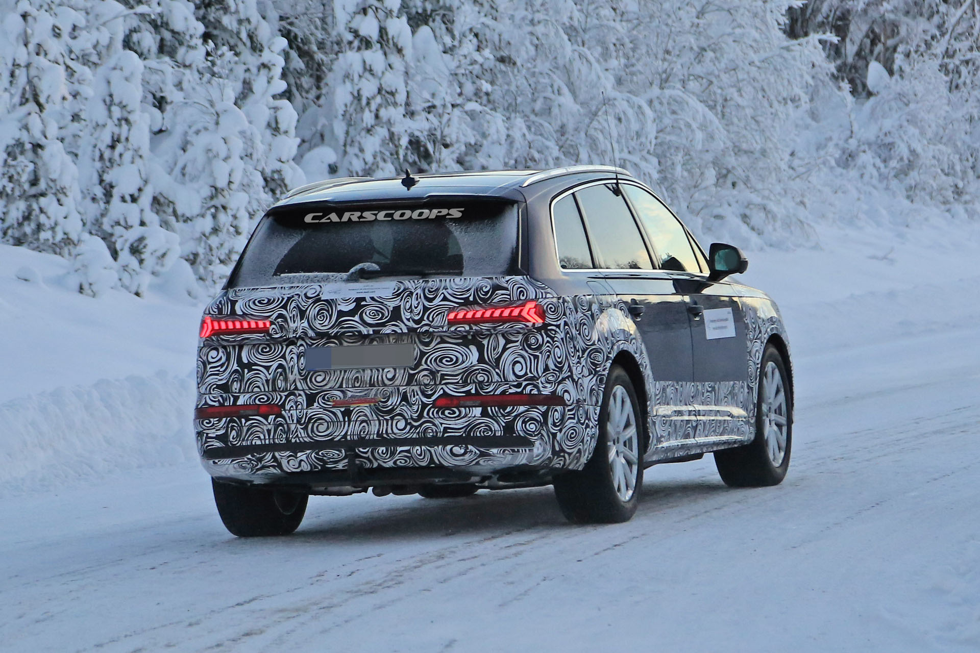 2020-Audi-Q7-SQ7-Facelift-17 2020 Audi Q7 Facelift Spotted Testing On Cold-Weather Conditions