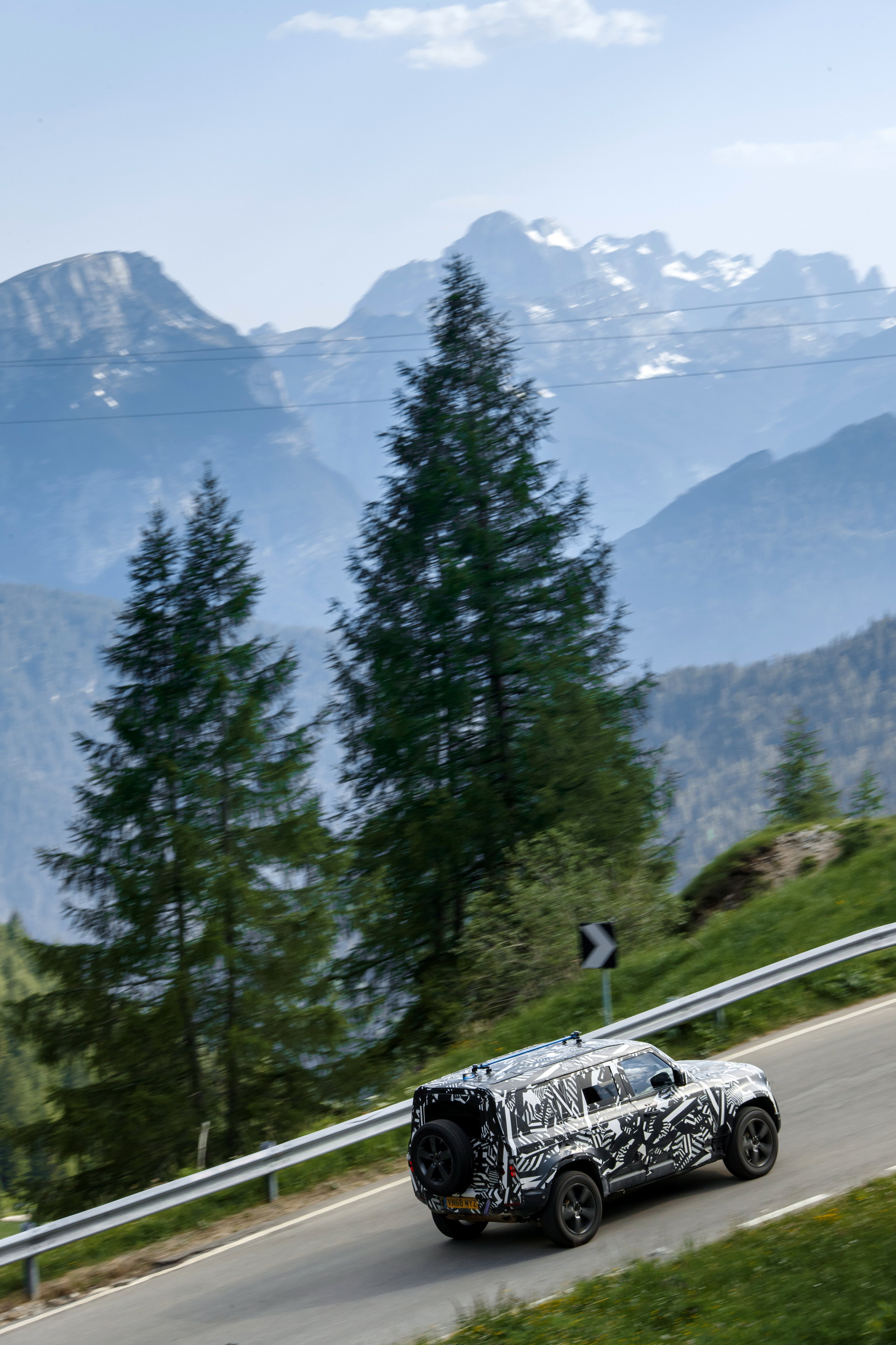 2020 Land Rover Defender Reborn As A Modern 4×4 With Advanced Tech