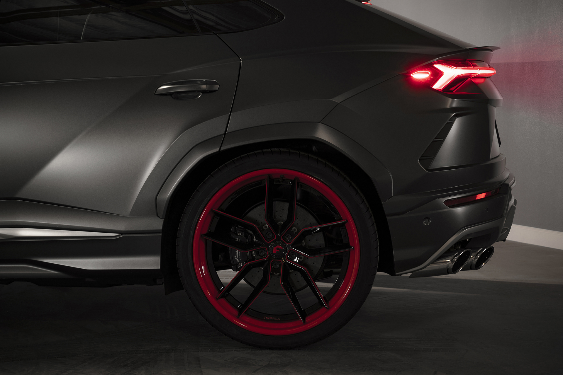 lamborghini urus forgiato wheels 5 There’s No Such Thing As Too Large Wheels For Lamborghini Urus And Rolls-Royce Cullinan