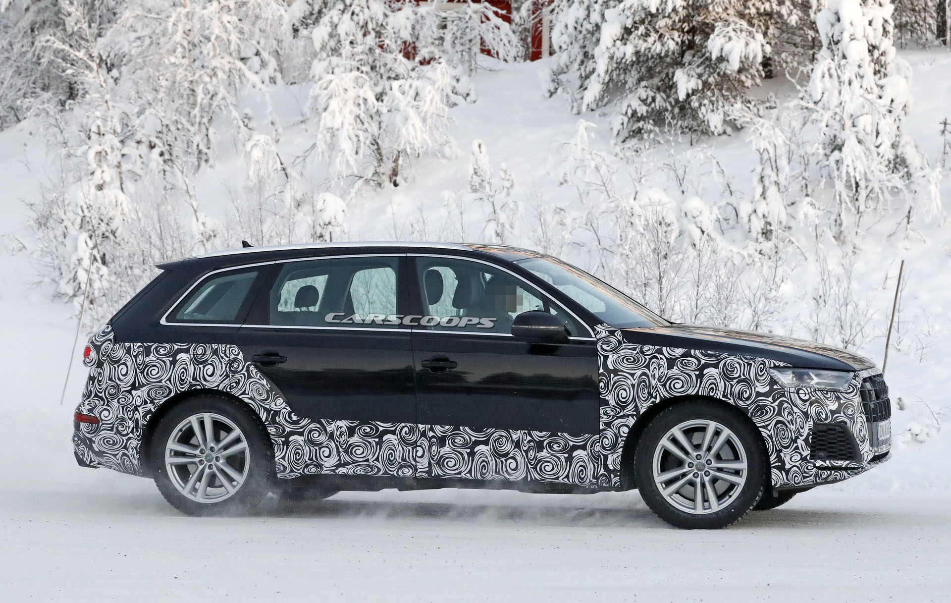 2020-Audi-Q7-SQ7-Facelift-41 2020 Audi Q7 Facelift Spotted Testing On Cold-Weather Conditions