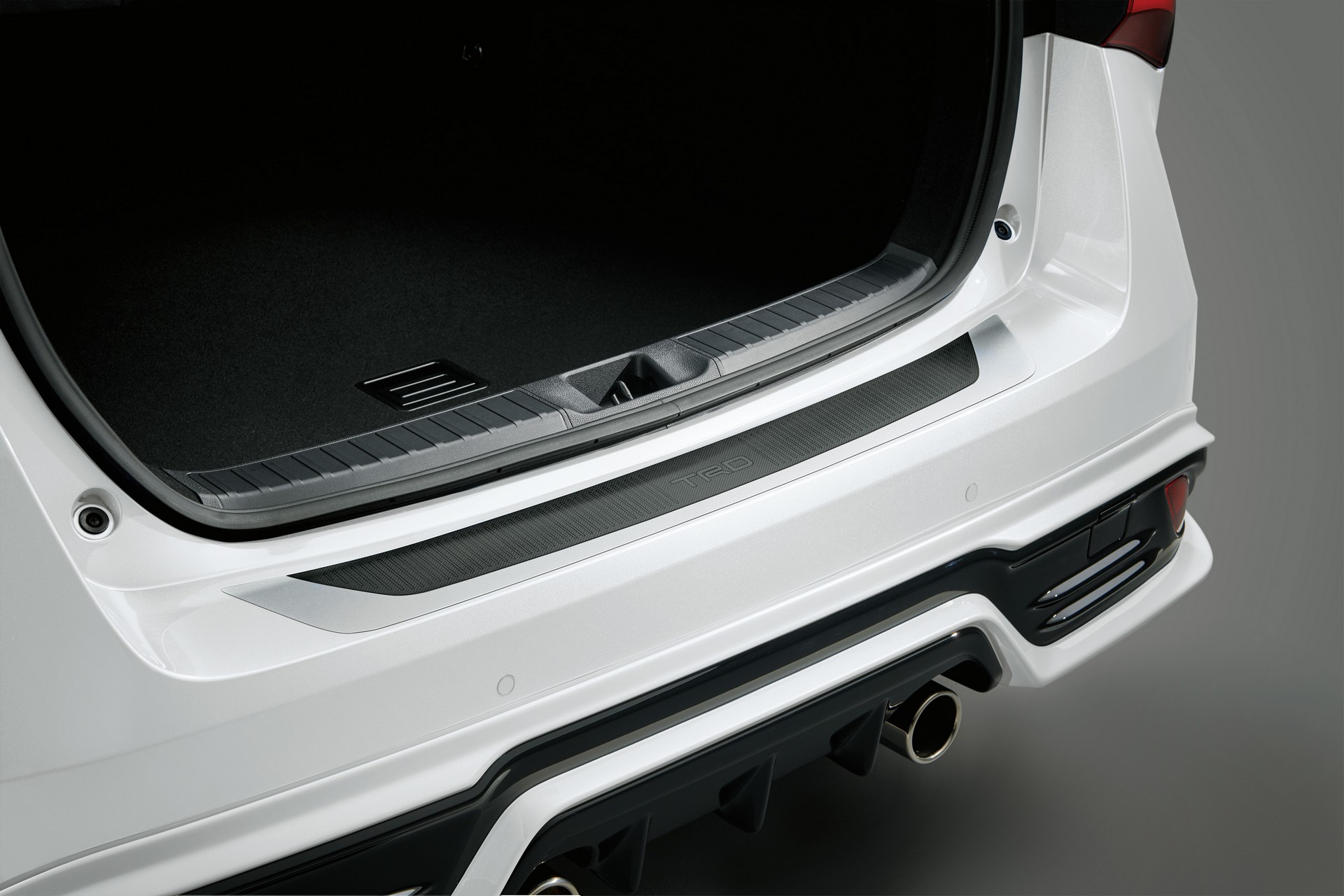 Toyota Prius TRD Parts-25 TRD Gives Facelifted Toyota Prius Some Visual Clout