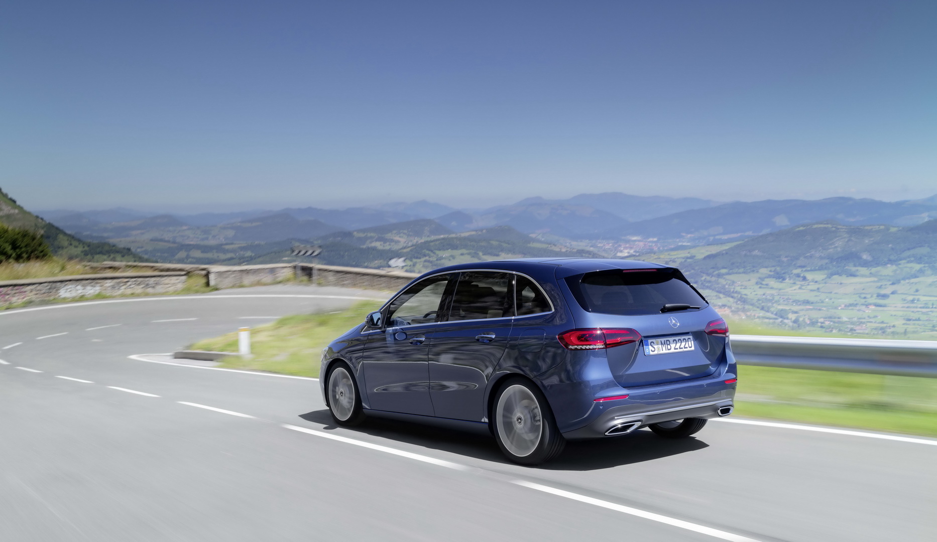 2019 mercedes-benz b-class 2 2019 Mercedes B-Class Goes On Sale In The UK, Starts At £26,755
