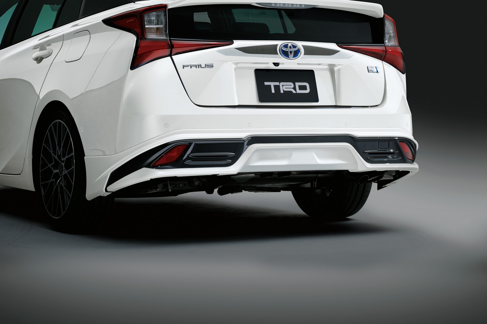 Toyota Prius TRD Parts-27 TRD Gives Facelifted Toyota Prius Some Visual Clout