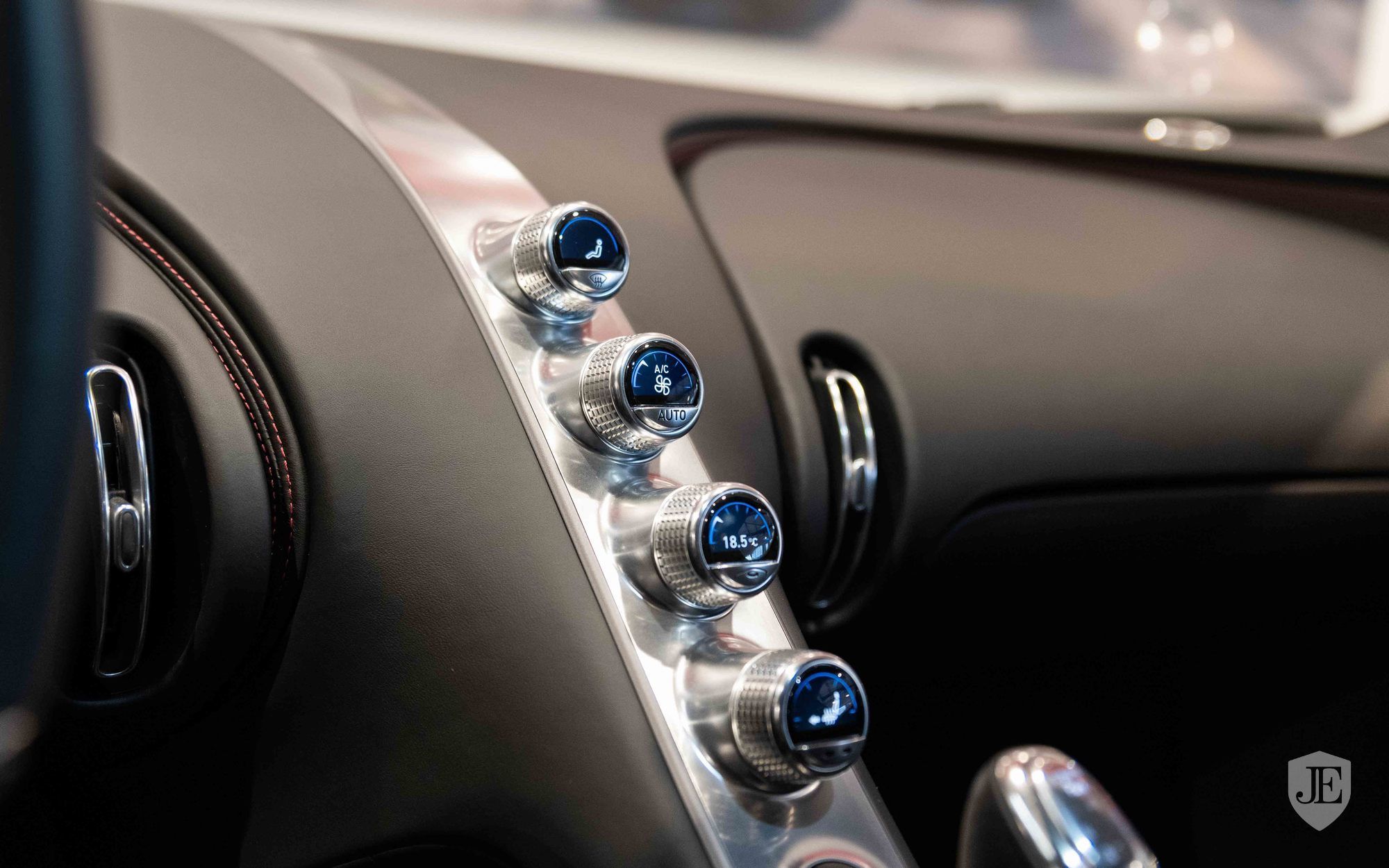 Bugatti-Chiron-For-Sale-5 Classy Red Bugatti Chiron Is A Once-In-A-Lifetime Buy