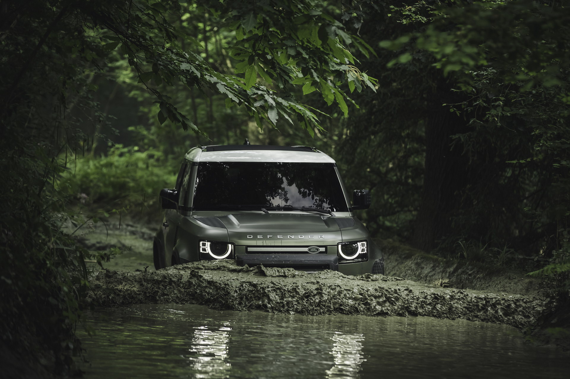 2020 Land Rover Defender Reborn As A Modern 4×4 With Advanced Tech