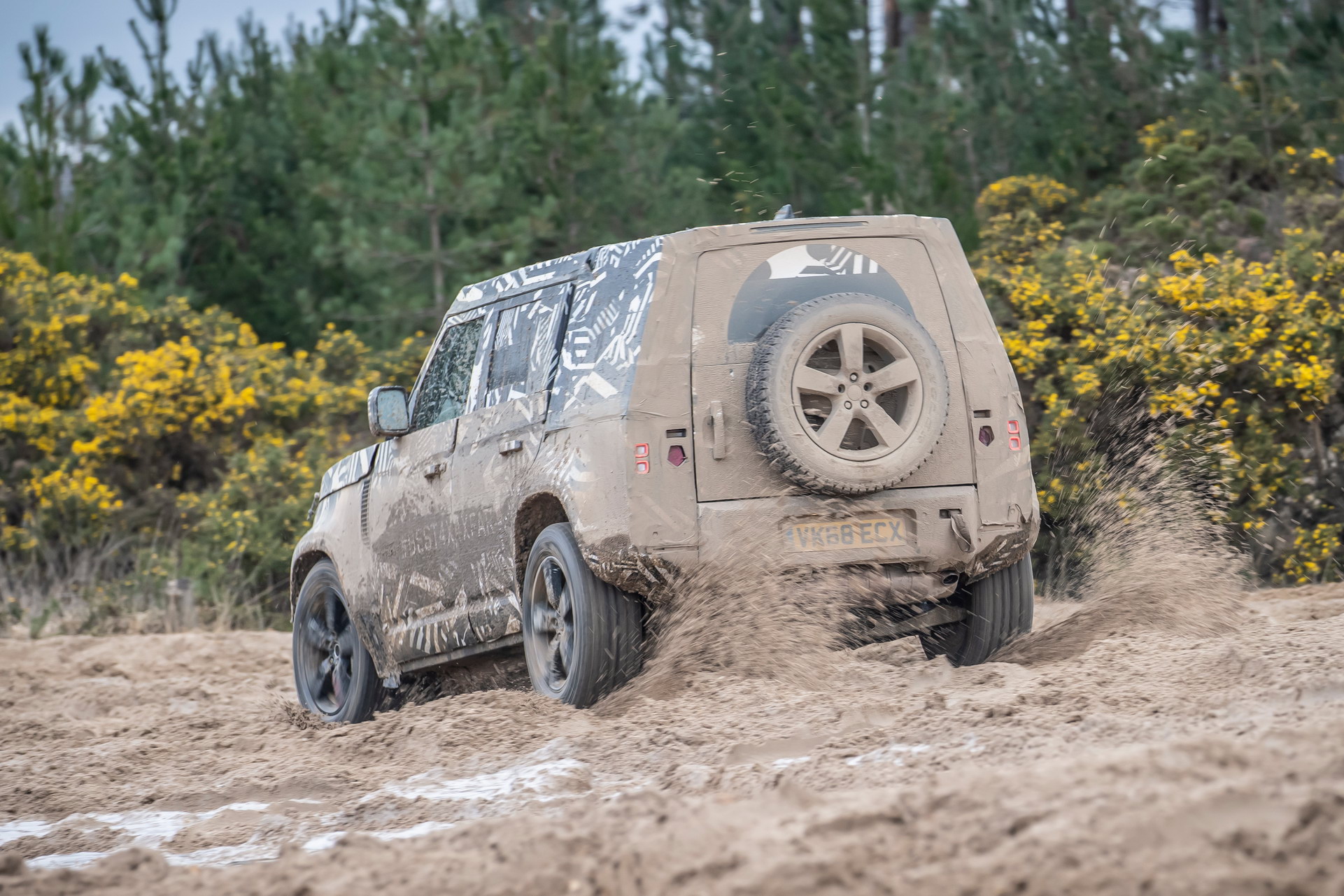 2020 Land Rover Defender Reborn As A Modern 4×4 With Advanced Tech