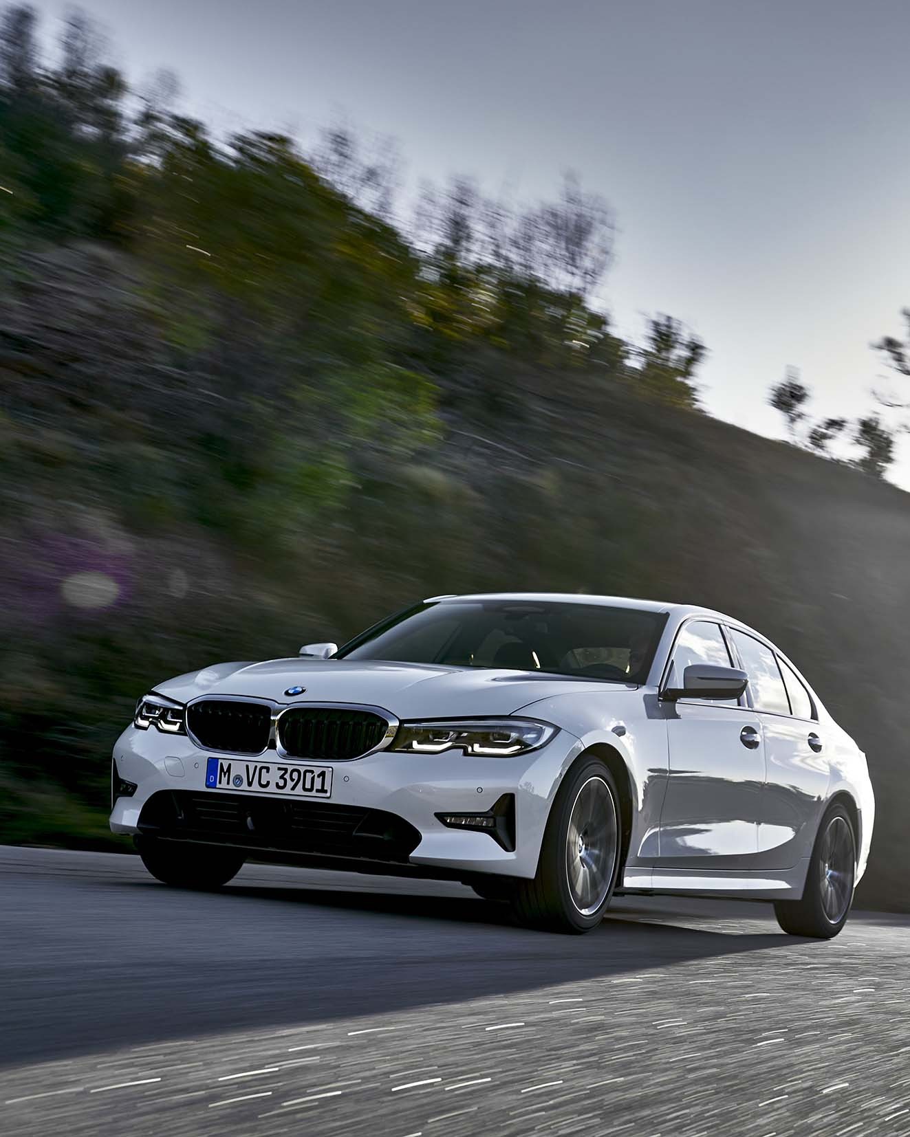 2019 BMW 3-Series-306 New BMW 3-Series’ Notched Headlights Were Inspired By The E46