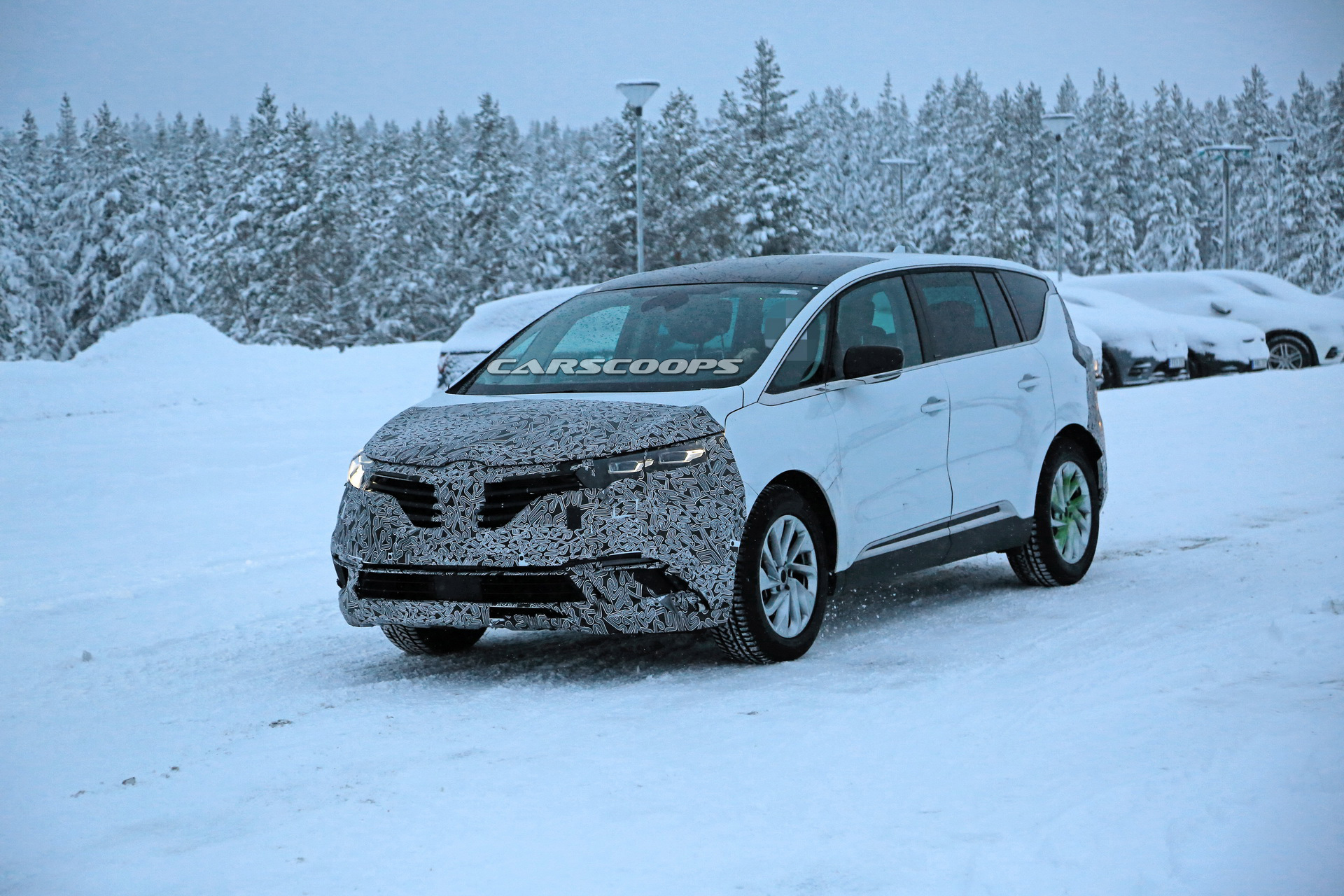 2020 renault espace facelift spy 2 Facelifted Renault Espace Spotted Near Arctic Circle