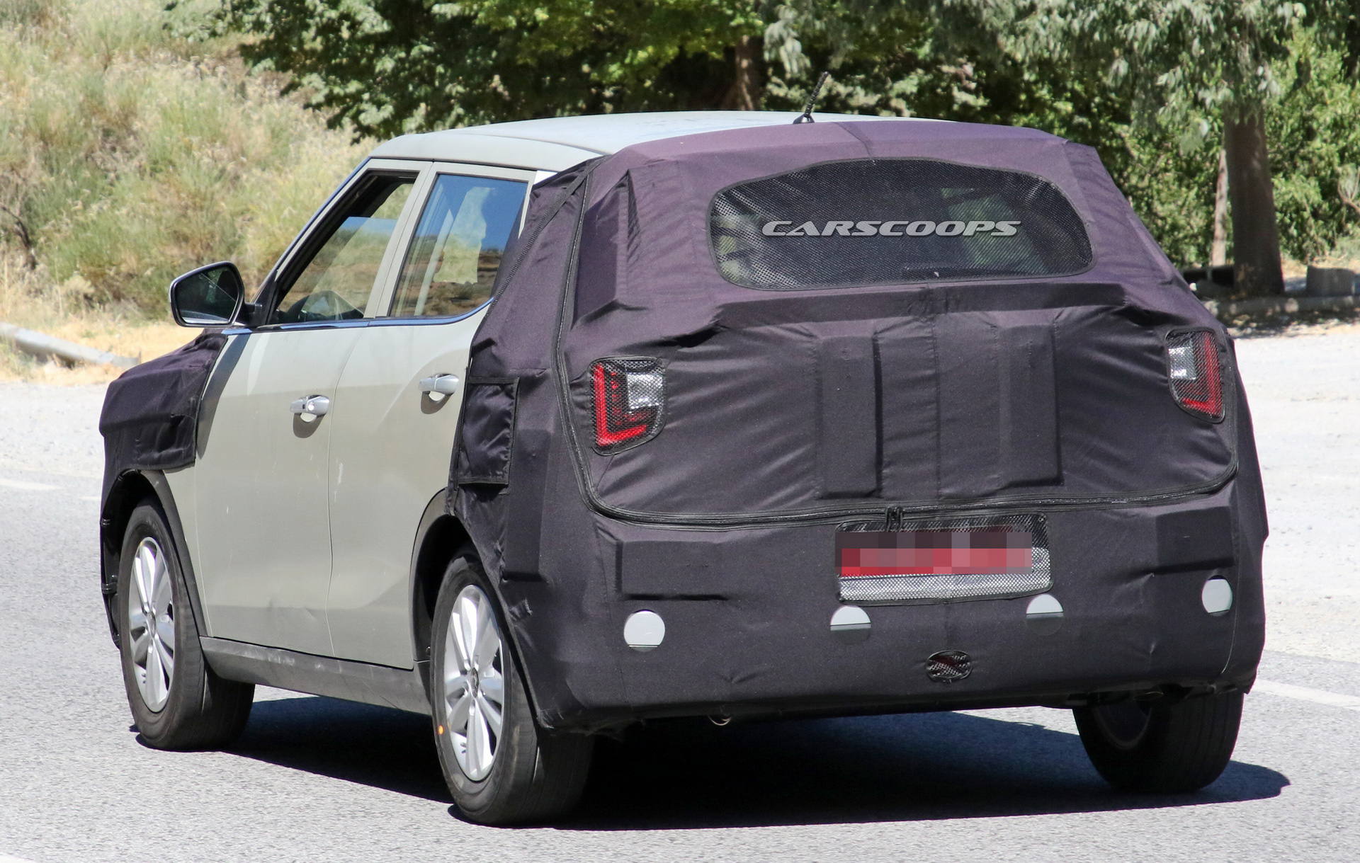 ssangyong tivoli facelift spy 11 Facelifted SsangYong Tivoli Getting Mild Visual Updates, Better Tech