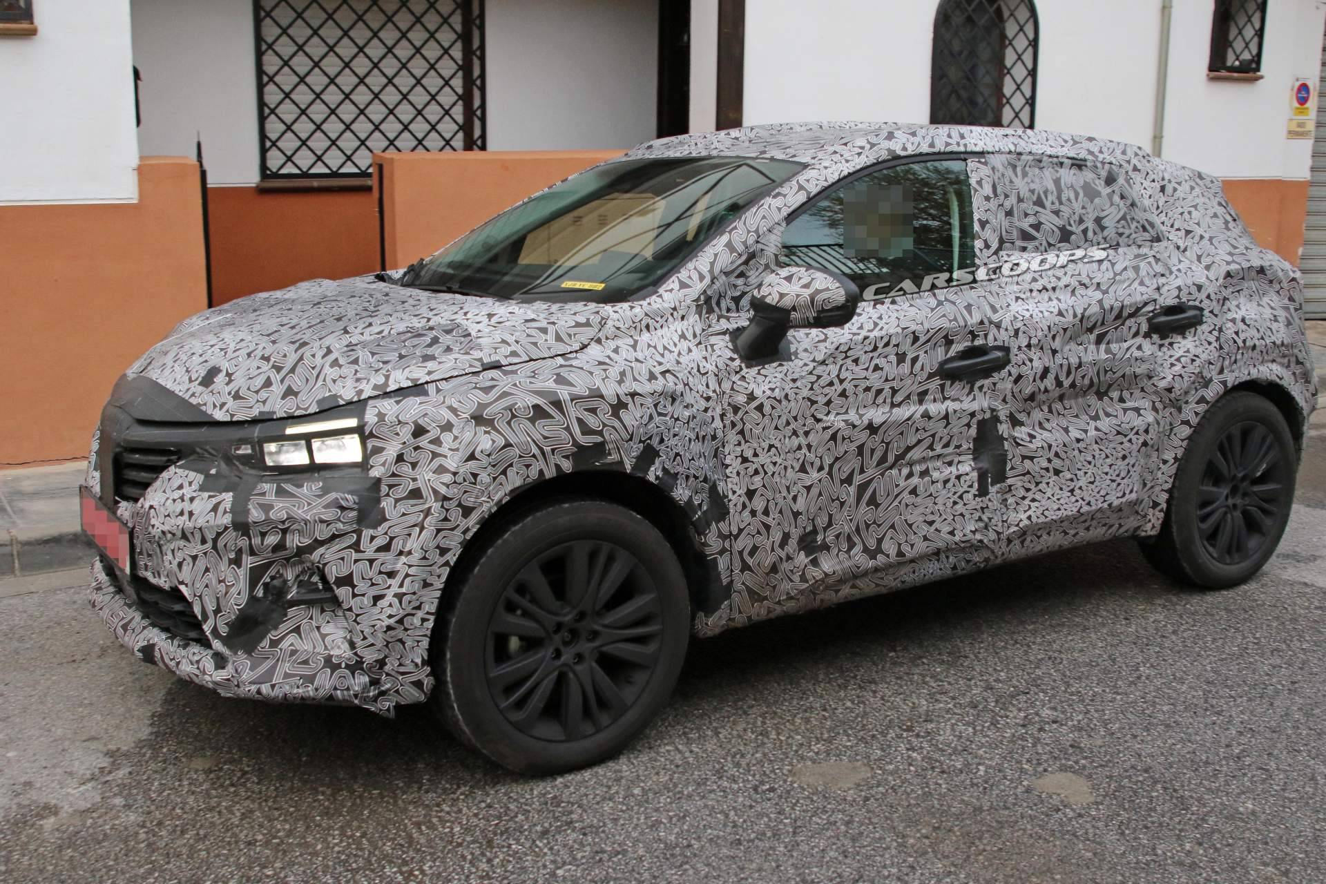 2019 Renault Captur spy shots 3 Fully-Camouflaged 2019 Renault Captur Goes Out Into The World
