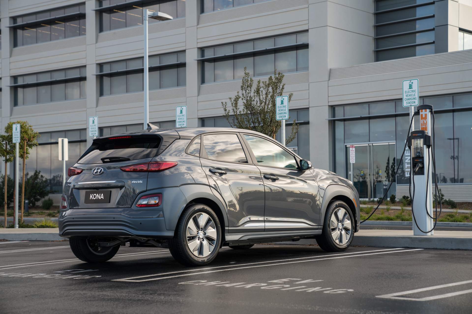 2019 Hyundai Kona Electric 2 2019 Hyundai Kona Electric Is Your Sub-$30,000 EV