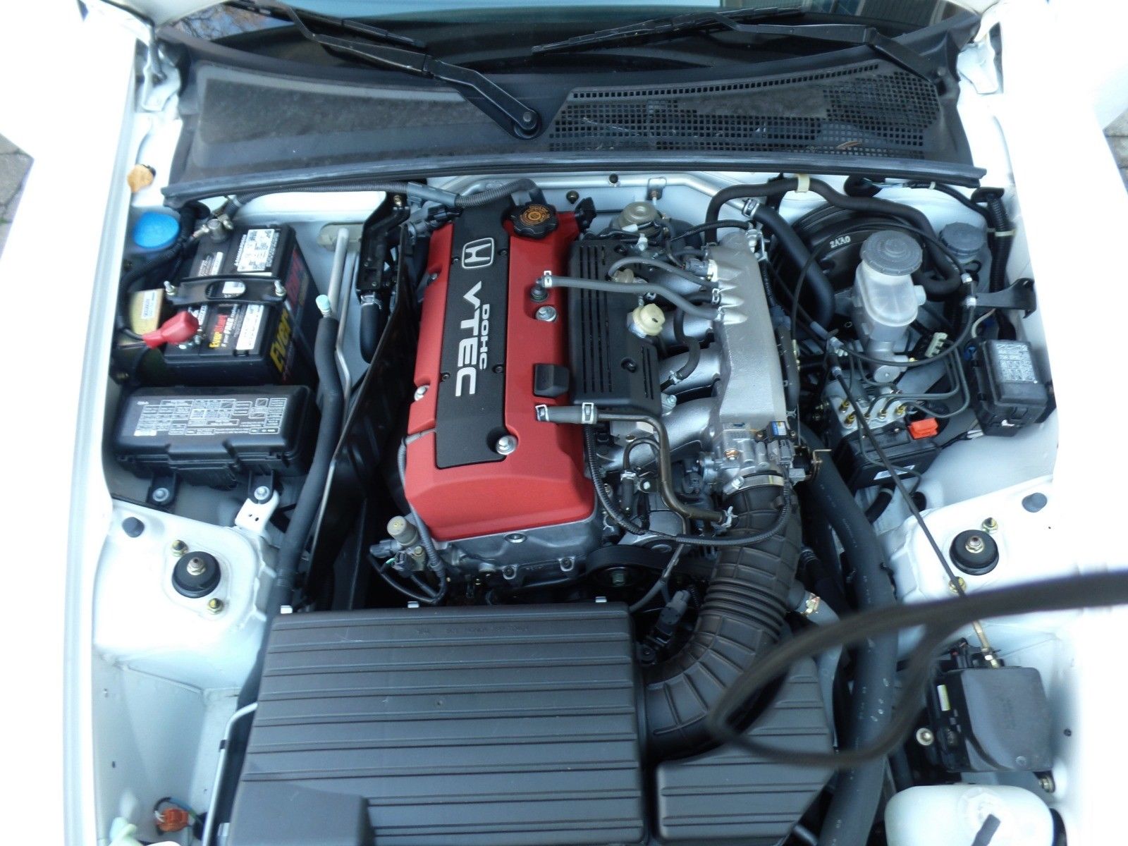 2000 Honda S2000 6 You Just Missed This White On Red 5,800-Mile Honda S2000, Someone Snatched It For $26,100