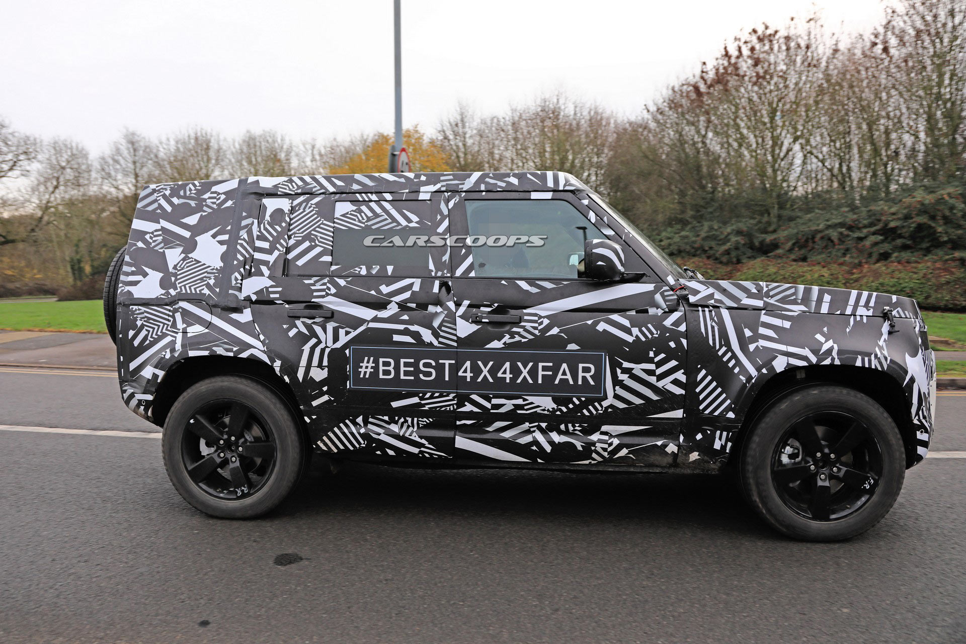 2020-Land-Rover-Defender-14 2020 Land Rover Defender Teased, Could Debut Next Year
