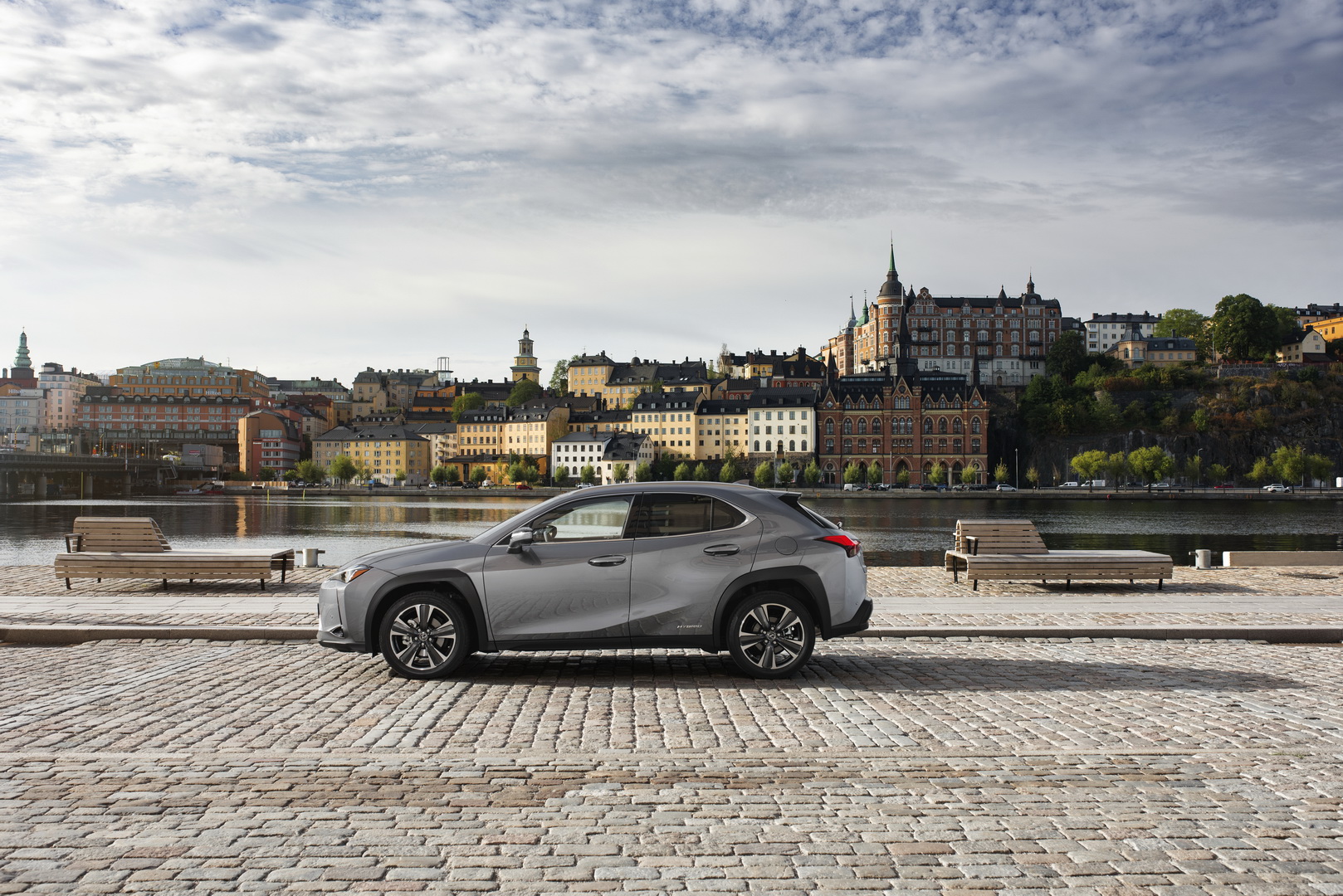 2019 lexus ux 250h 5 UX300e Trademark Filling Suggests Lexus Electric Crossover Might Be On Its Way