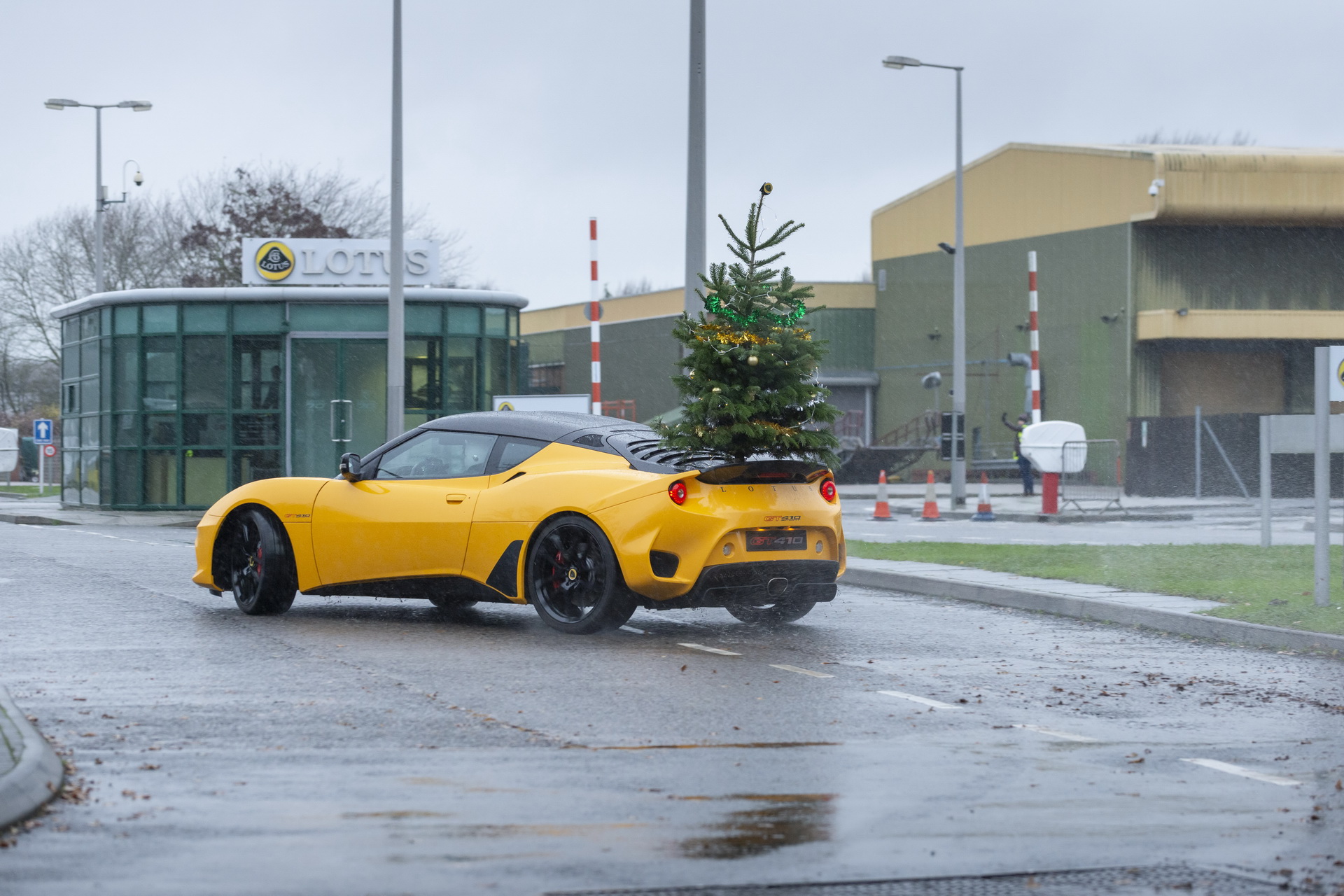 Lotus-Evora-Driftmas-09 Sliding Around In An Angry Evora GT410 Is Lotus’ Way To Wish You Merry Driftmas