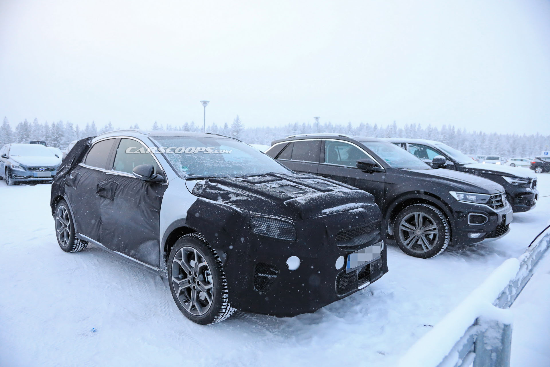 Kia XCeed (NC) 2020 Kia XCeed Crossover Spied Testing Against VW T-Roc