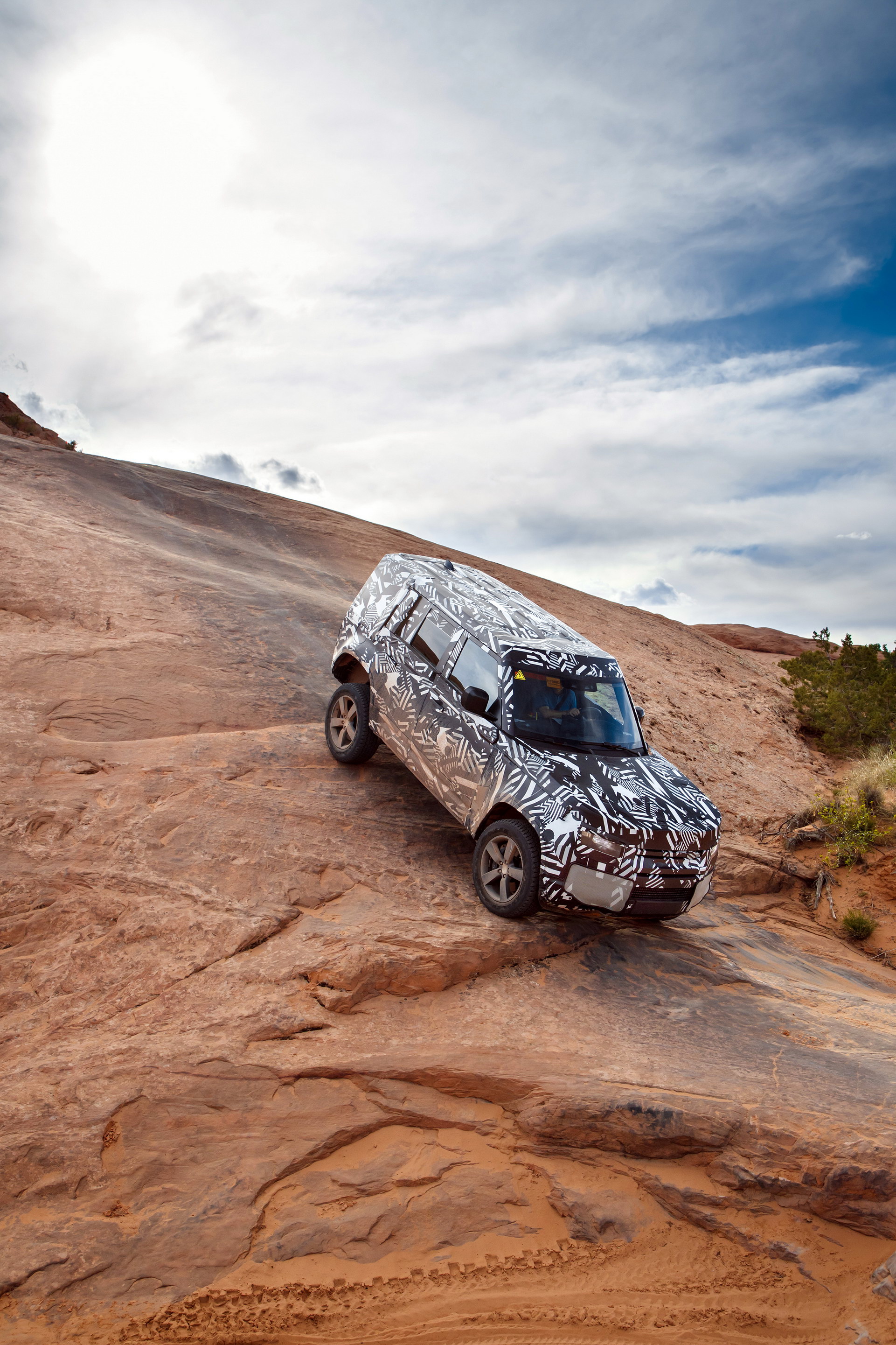 2020 Land Rover Defender Reborn As A Modern 4×4 With Advanced Tech