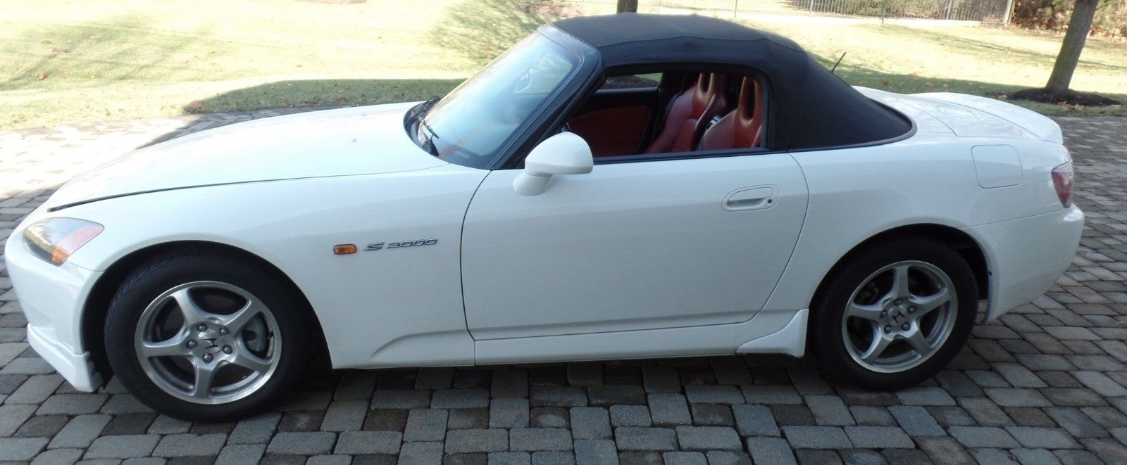 2000 Honda S2000 3 You Just Missed This White On Red 5,800-Mile Honda S2000, Someone Snatched It For $26,100