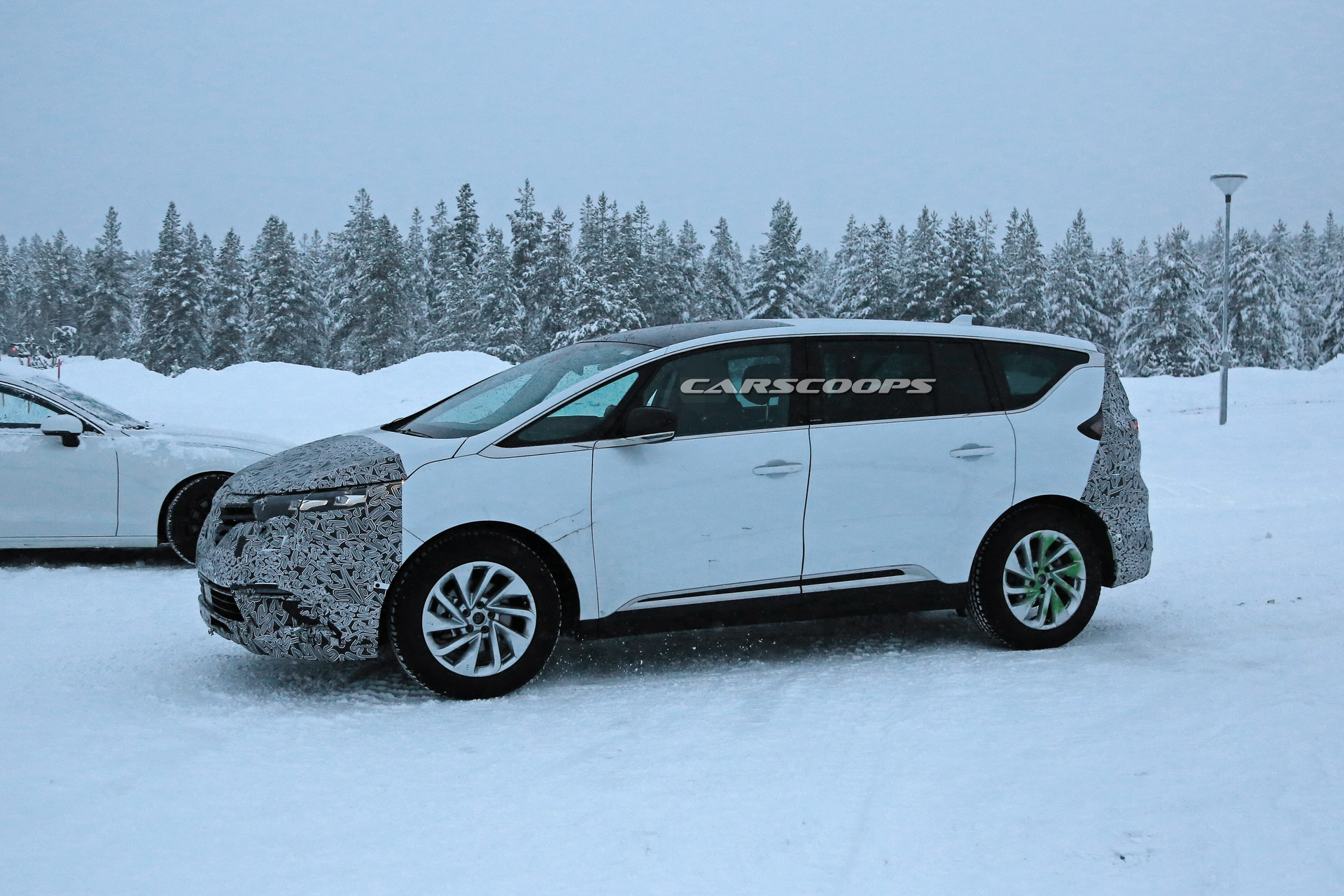 2020 renault espace facelift spy 4 Facelifted Renault Espace Spotted Near Arctic Circle