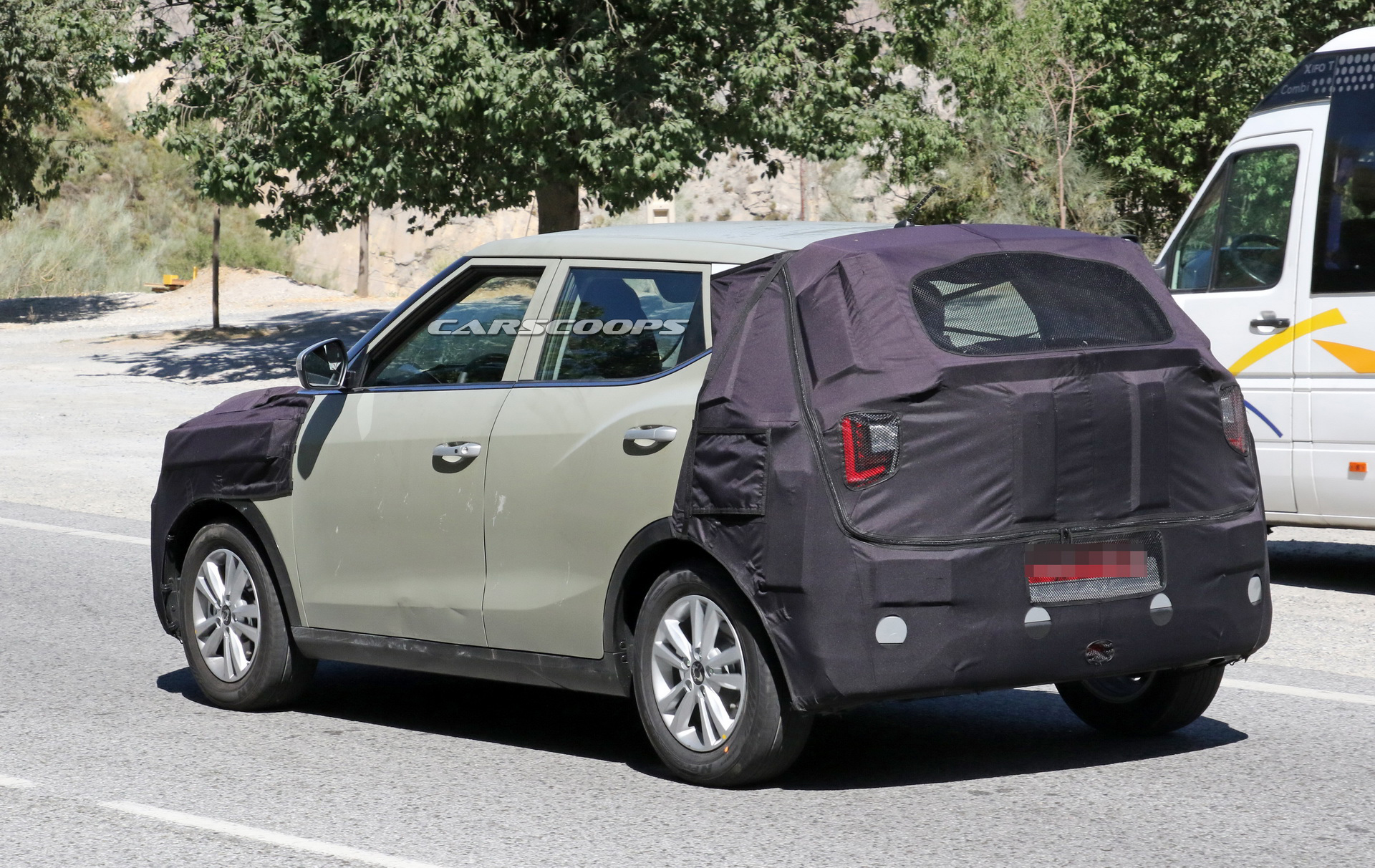 ssangyong tivoli facelift spy 9 Facelifted SsangYong Tivoli Getting Mild Visual Updates, Better Tech