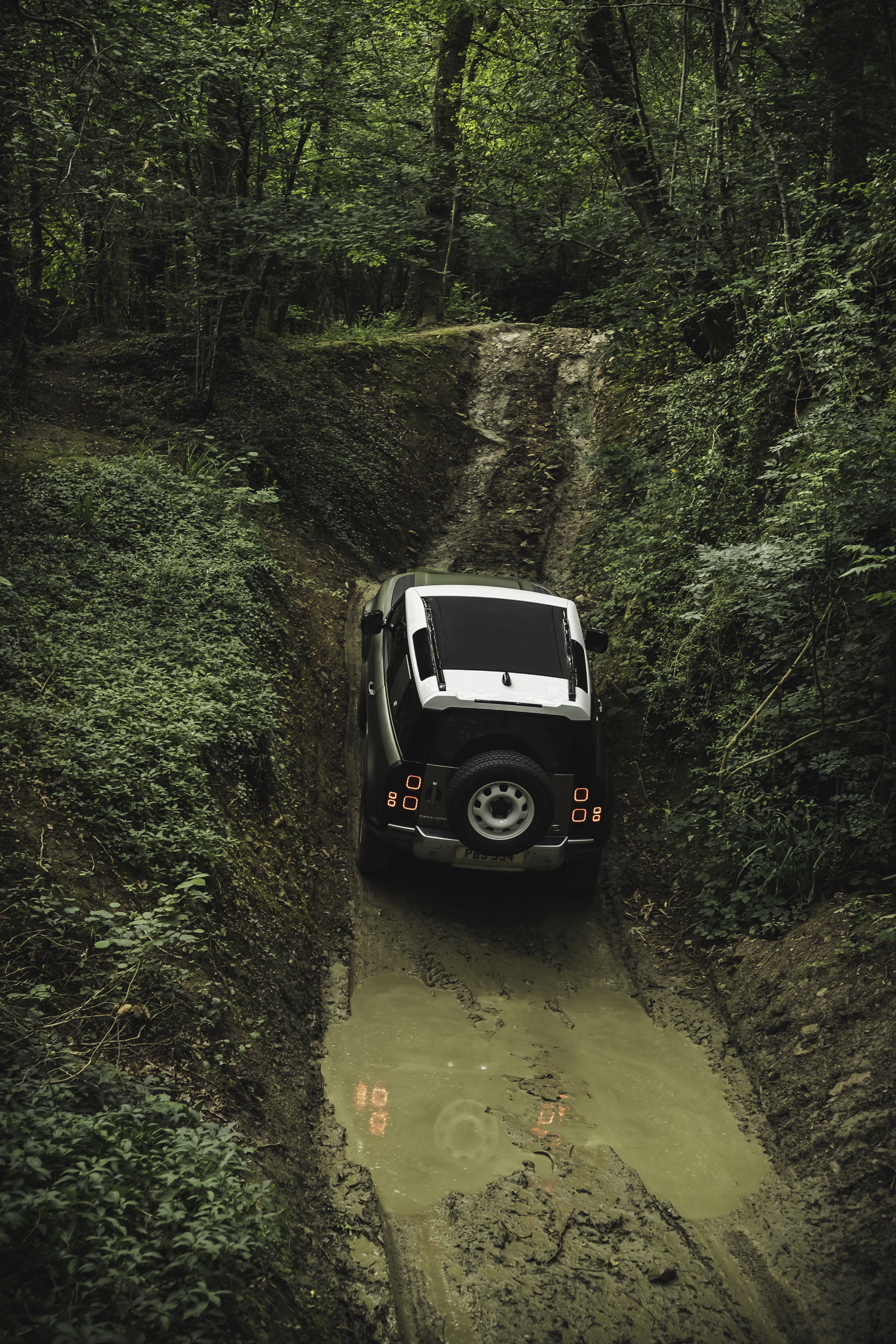 2020 Land Rover Defender Reborn As A Modern 4×4 With Advanced Tech
