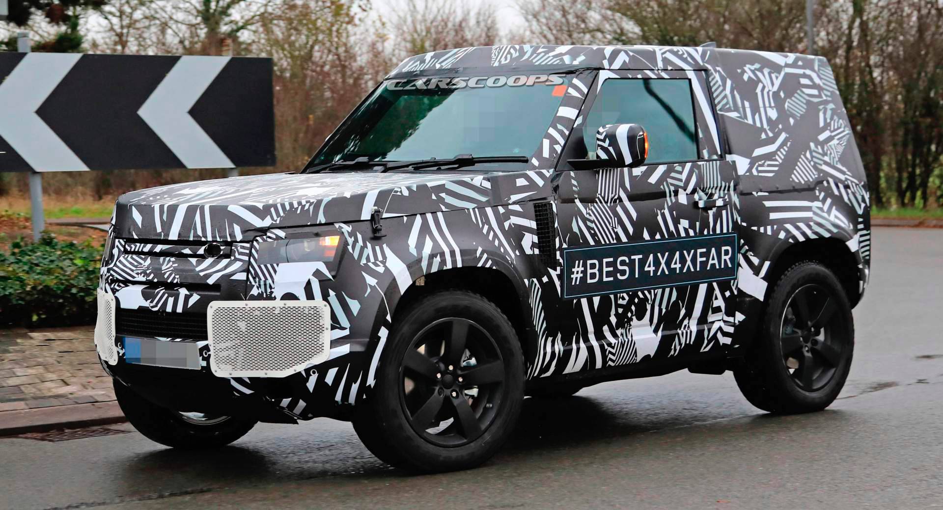 2020 Land Rover Defender 90 spy shots 0 2020 Land Rover Defender Teased, Could Debut Next Year