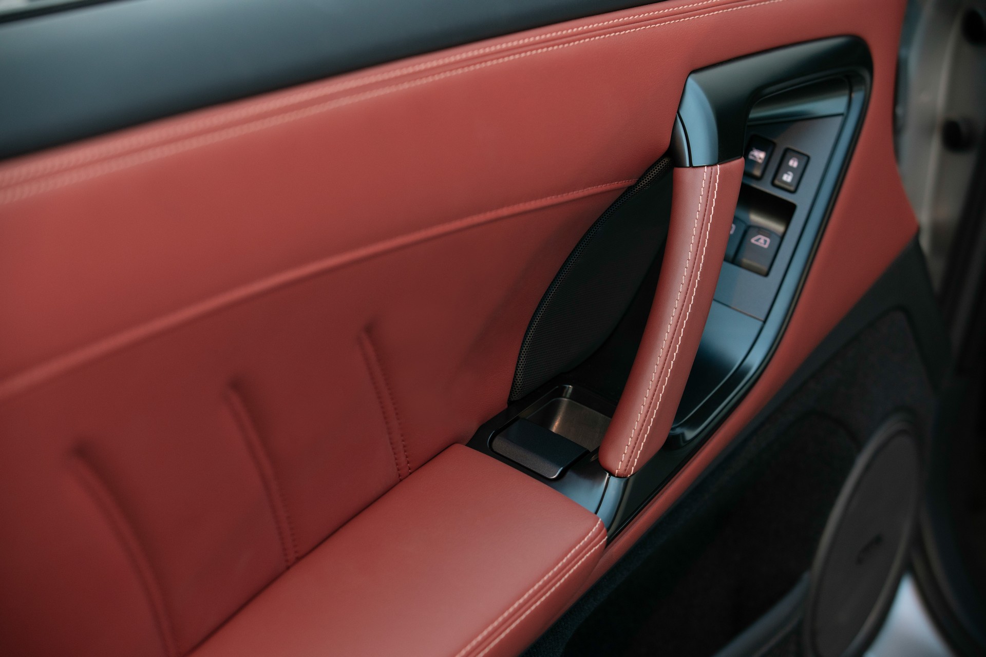 2019 Nissan GT-R-16 2019 Nissan GT-R Lands In U.S. Dealerships For A Tad Under $100,000