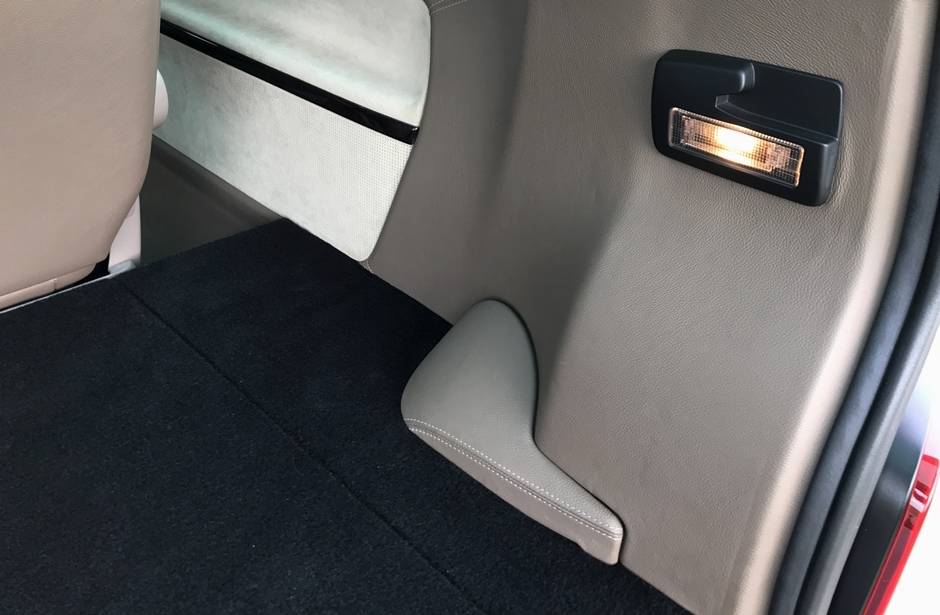 VW Multivan T5 powered by Porsche 911 Turbo engine 40 573HP VW Transporter With Porsche 911 Turbo Engine Is VW Group Synergy At Its Best