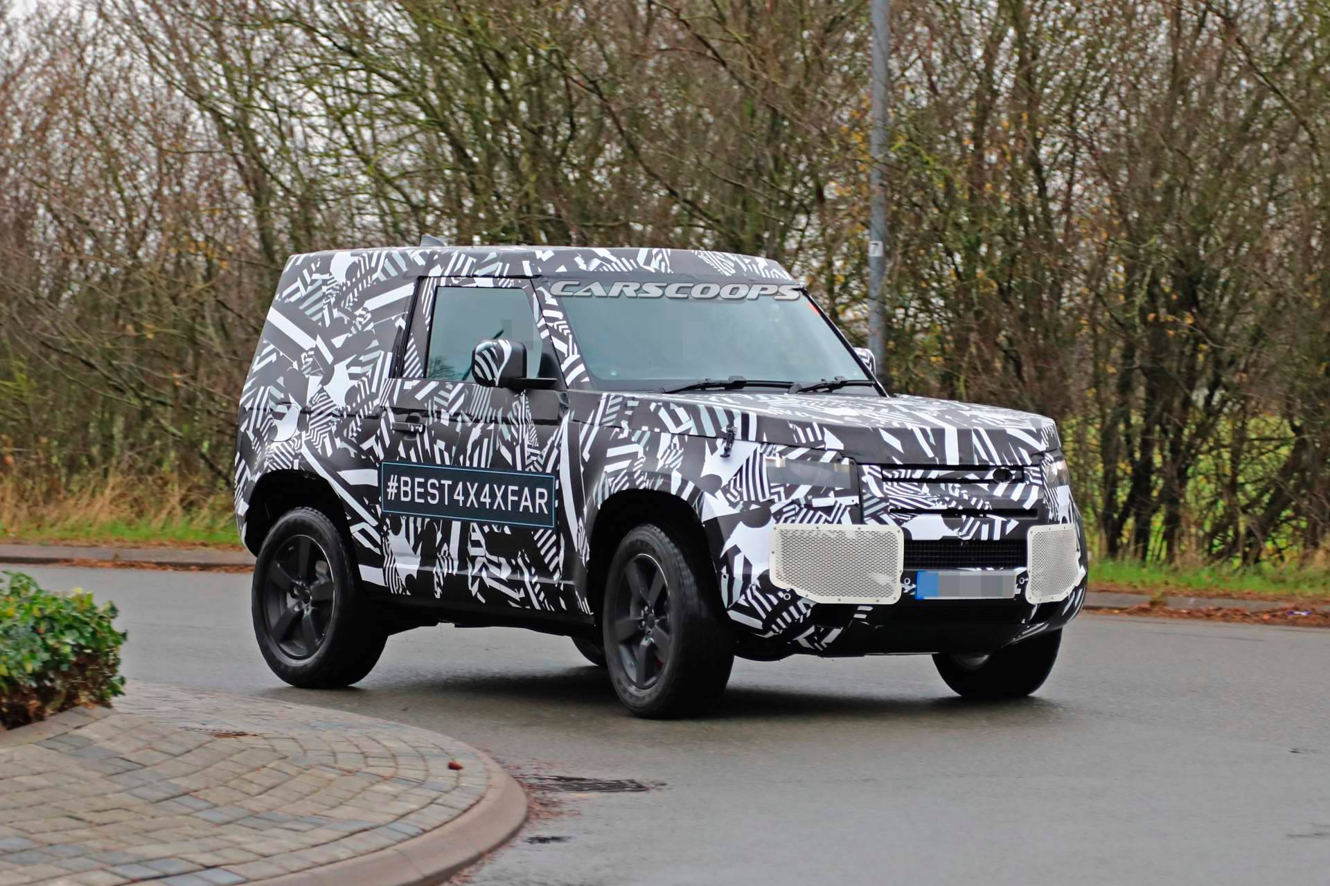 2020 Land Rover Defender 90 spy shots 1 2020 Land Rover Defender 90 With 3-Doors And SWB Will Be The Most Playful Of All