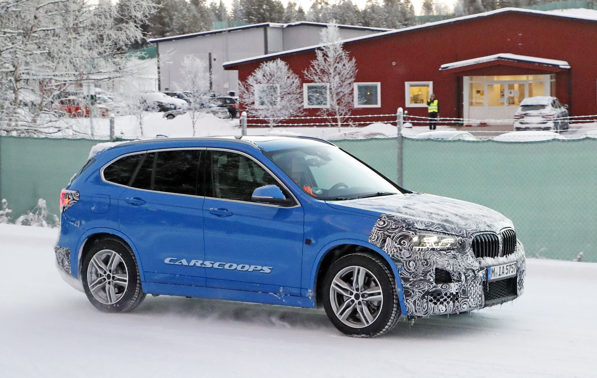 BMW-X1-Facelift-07 Facelifted 2019 BMW X1 To Offer Better Fuel Economy, More Tech