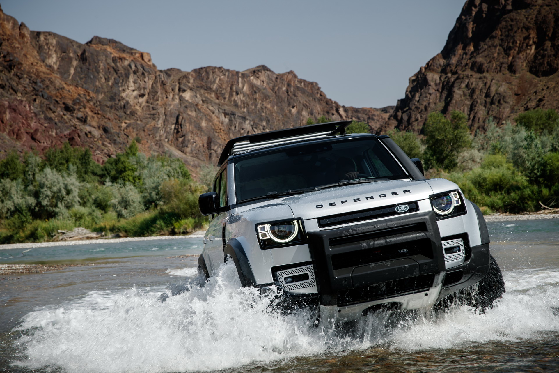 2020 Land Rover Defender Reborn As A Modern 4×4 With Advanced Tech