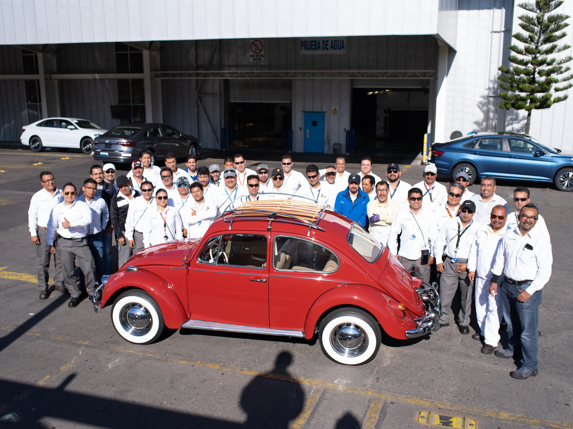 1966-VW-Beetle-Restoration-27 1966 Beetle Gets A Free Restoration From VW USA After 350,000 Miles Of Daily Use