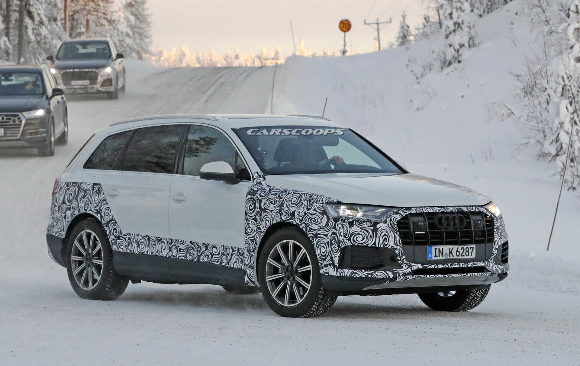 2020-Audi-Q7-SQ7-Facelift-22 2020 Audi Q7 Facelift Spotted Testing On Cold-Weather Conditions