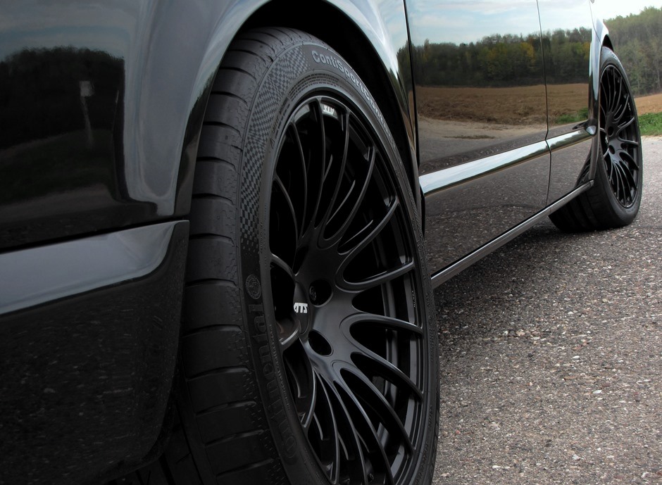 VW Multivan T5 powered by Porsche 911 Turbo engine 1 573HP VW Transporter With Porsche 911 Turbo Engine Is VW Group Synergy At Its Best