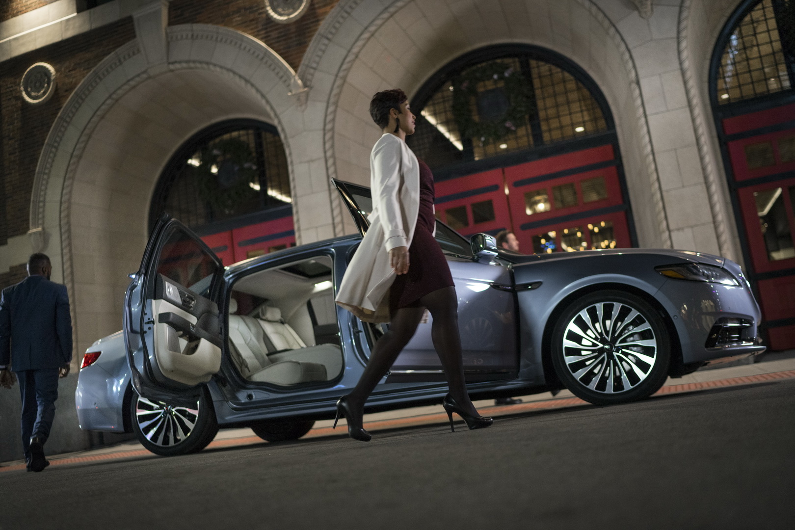 2019 lincoln continental 80th anniversary coach door edition 8 Lincoln Coach Door Continental Will Be Suicide On Your Wallet As Prices Start Over $100,000