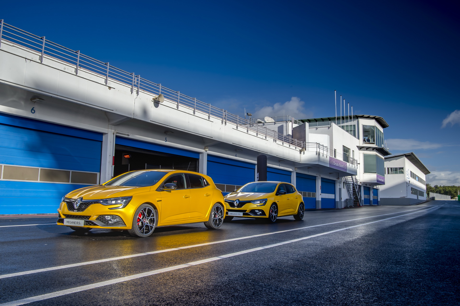 2019-Renault-Megane-RS-Trophy-03 2019 Renault Megane RS Trophy Priced From £31,810 OTR In The UK