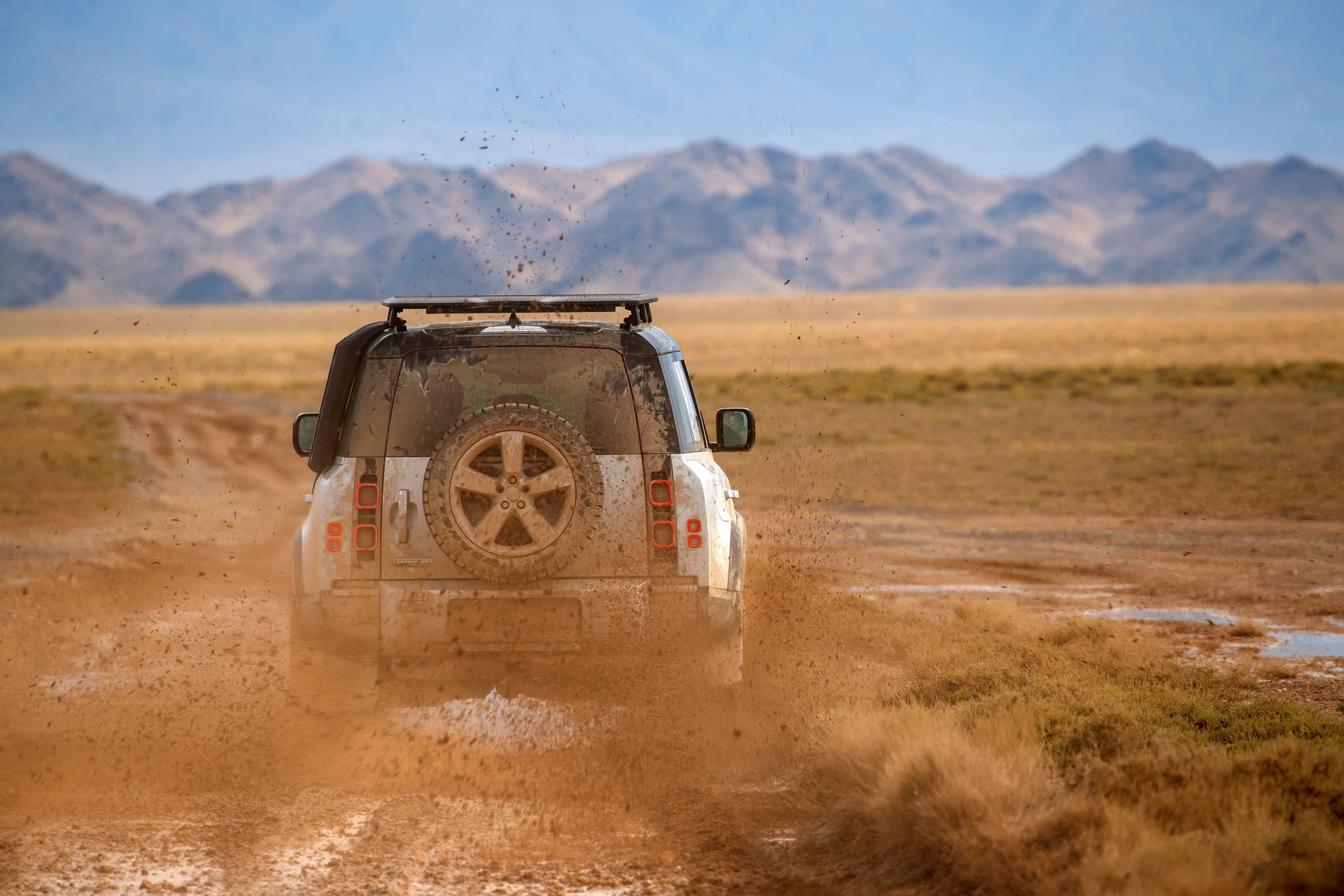 2020 Land Rover Defender Reborn As A Modern 4×4 With Advanced Tech