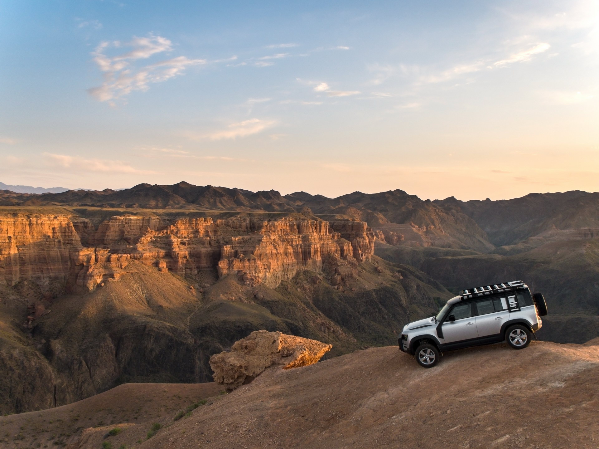 2020 Land Rover Defender Reborn As A Modern 4×4 With Advanced Tech