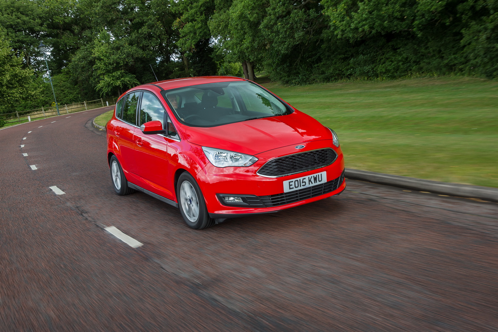 ford grand c-max 5 Ford Killing C-Max And Grand C-Max Minivans In Europe